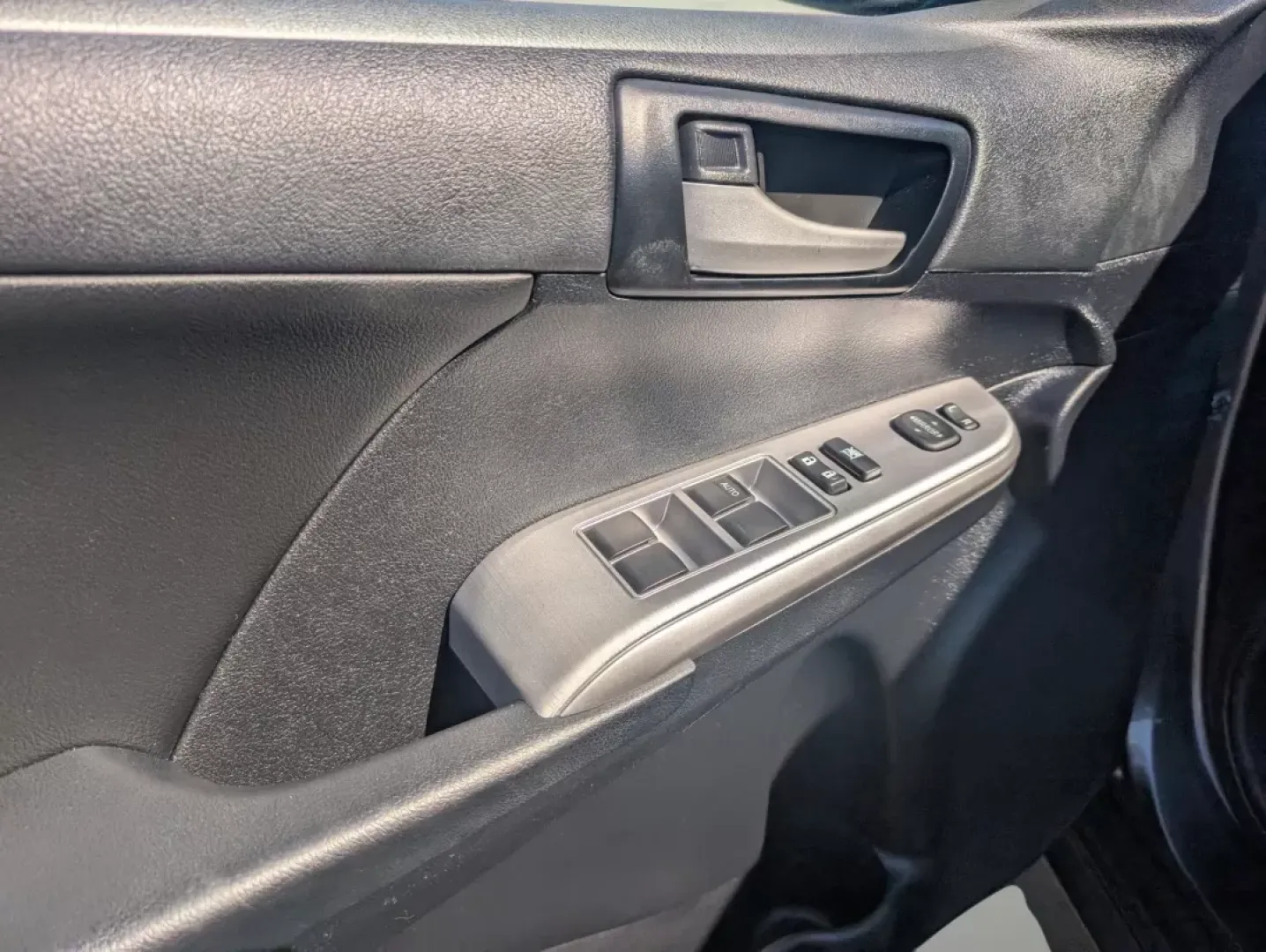 2013 Toyota Camry SE (4T1BF1FK2DU) with an Other engine, located at 521 Old Farm Lane Rd, Prattville, AL, 36066, (334) 325-1505, 32.482460, -86.416367 - Are you a budget-conscious buyer looking for a reliable vehicle that fits seamlessly into your daily life? Look no further than this 2013 Toyota Camry, available now at Gils Auto in Phenix City, AL. Perfect for those long commutes or weekend adventures, this sedan offers a blend of comfort, safety, - Photo#8