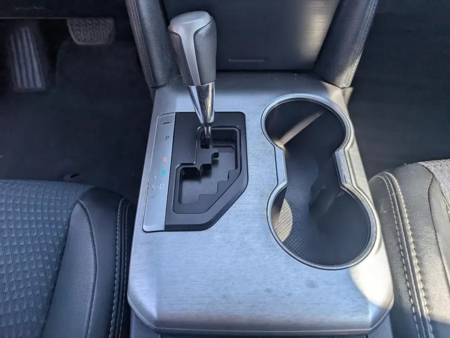 2013 Toyota Camry SE (4T1BF1FK2DU) with an Other engine, located at 521 Old Farm Lane Rd, Prattville, AL, 36066, (334) 325-1505, 32.482460, -86.416367 - Are you a budget-conscious buyer looking for a reliable vehicle that fits seamlessly into your daily life? Look no further than this 2013 Toyota Camry, available now at Gils Auto in Phenix City, AL. Perfect for those long commutes or weekend adventures, this sedan offers a blend of comfort, safety, - Photo#13