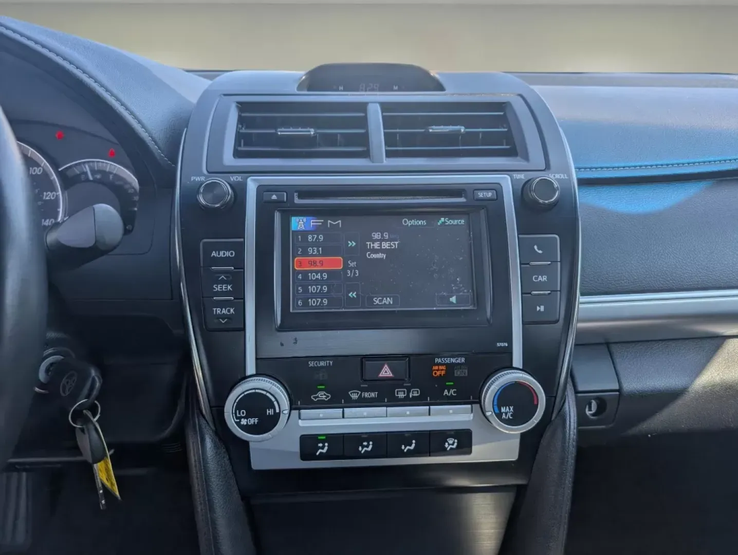 2013 Toyota Camry SE (4T1BF1FK2DU) with an Other engine, located at 521 Old Farm Lane Rd, Prattville, AL, 36066, (334) 325-1505, 32.482460, -86.416367 - Are you a budget-conscious buyer looking for a reliable vehicle that fits seamlessly into your daily life? Look no further than this 2013 Toyota Camry, available now at Gils Auto in Phenix City, AL. Perfect for those long commutes or weekend adventures, this sedan offers a blend of comfort, safety, - Photo#14