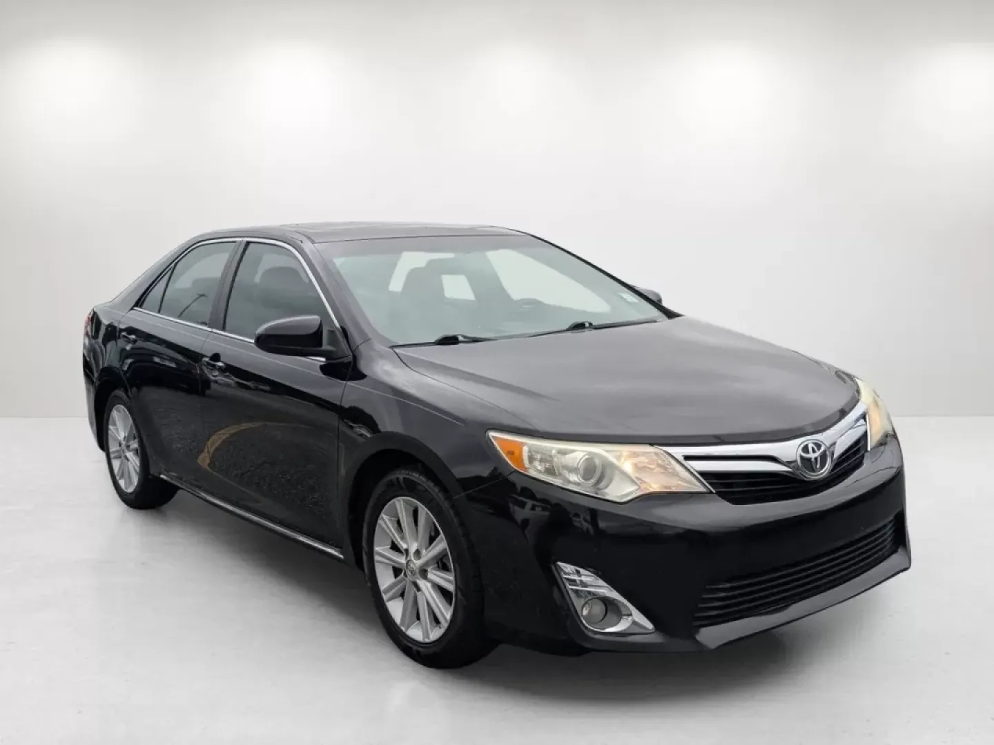 2013 Toyota Camry XLE (4T1BF1FK8DU) with an Other engine, located at 804 22nd Ave, Phenix City, AL, 36870, (334) 297-1860, 32.484749, -85.024475 - Discover a new level of convenience and reliability with the 2013 Toyota Camry, the perfect sedan for budget-conscious buyers and families seeking a dependable vehicle. At Gils Auto, located at 3959 U.S. 80 W, Phenix City, AL 36870, we specialize in providing quality vehicles with in-house financing - Photo#2