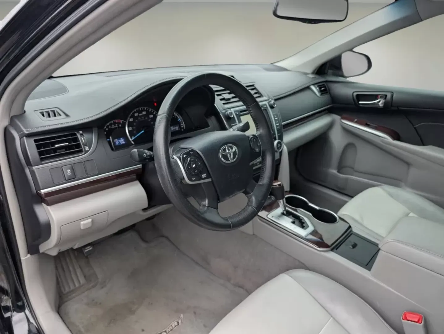 2013 Toyota Camry XLE (4T1BF1FK8DU) with an Other engine, located at 804 22nd Ave, Phenix City, AL, 36870, (334) 297-1860, 32.484749, -85.024475 - Discover a new level of convenience and reliability with the 2013 Toyota Camry, the perfect sedan for budget-conscious buyers and families seeking a dependable vehicle. At Gils Auto, located at 3959 U.S. 80 W, Phenix City, AL 36870, we specialize in providing quality vehicles with in-house financing - Photo#9