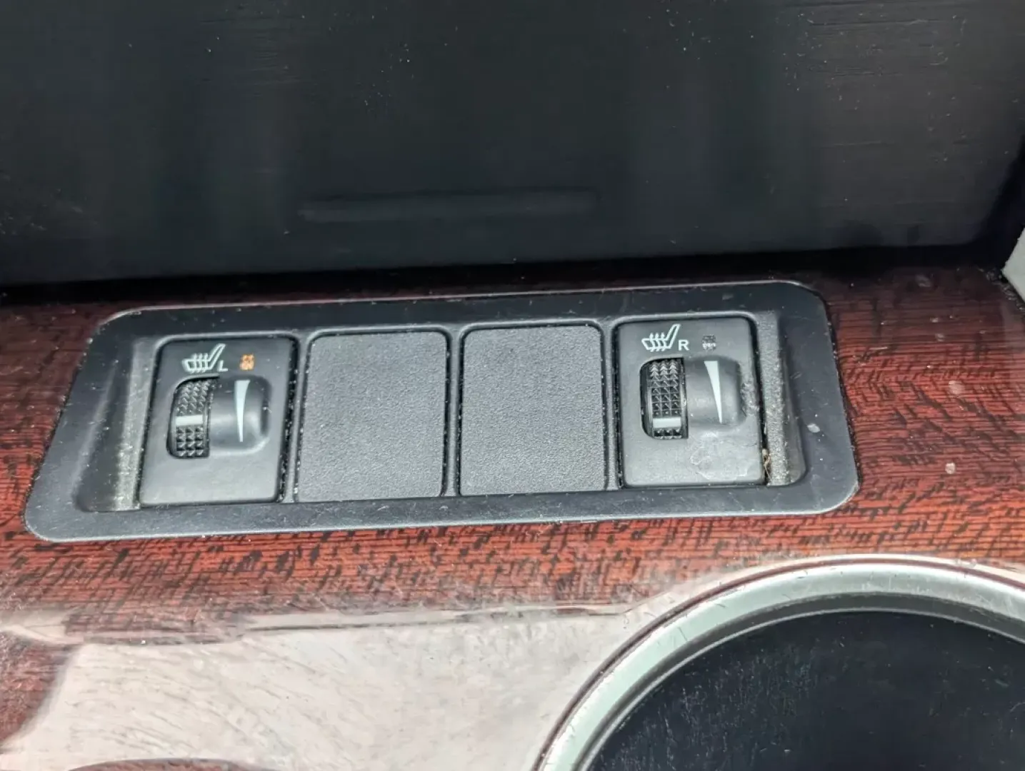 2013 Toyota Camry XLE (4T1BF1FK8DU) with an Other engine, located at 804 22nd Ave, Phenix City, AL, 36870, (334) 297-1860, 32.484749, -85.024475 - Discover a new level of convenience and reliability with the 2013 Toyota Camry, the perfect sedan for budget-conscious buyers and families seeking a dependable vehicle. At Gils Auto, located at 3959 U.S. 80 W, Phenix City, AL 36870, we specialize in providing quality vehicles with in-house financing - Photo#15