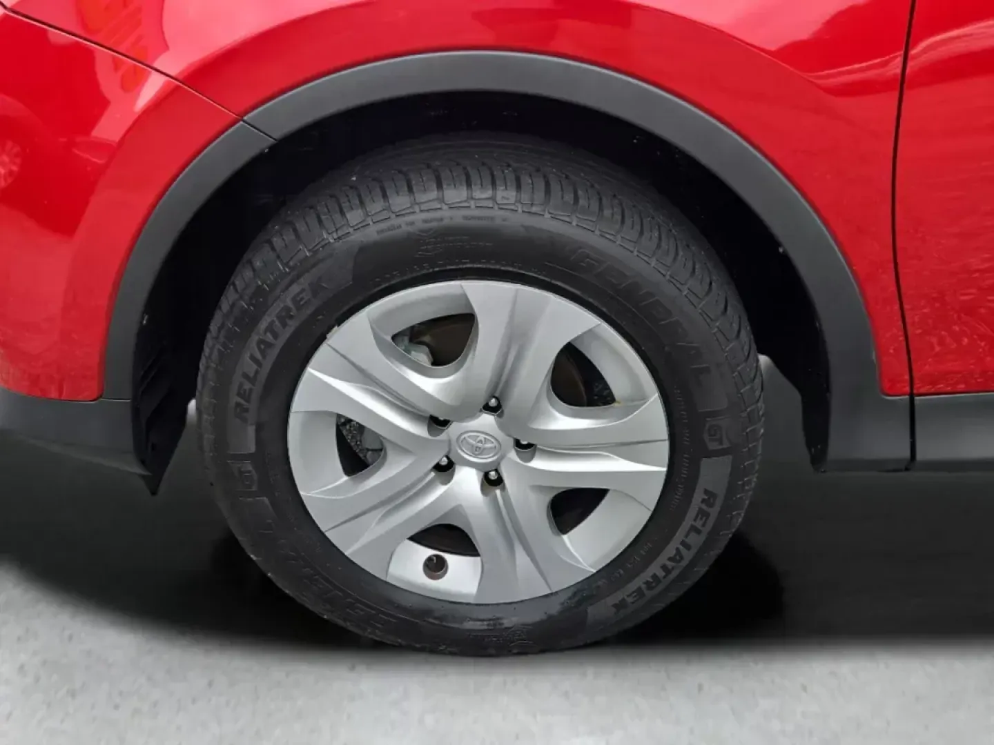 2013 Toyota RAV4 LE (2T3ZFREVXDW) with an Other engine, located at 1430 Gateway Drive, Opelika, AL, 36801, (334) 239-0944, 32.637871, -85.409790 - **Unleash Your Next Adventure with the 2013 Toyota RAV4 LE! Perfect for Families and Weekend Getaways!**<br /> <br /> Are you in search of a reliable and versatile SUV that can handle everything from family outings to spontaneous road trips? Look no further than the stunning 2013 Toyota RAV4 LE, ava - Photo#8