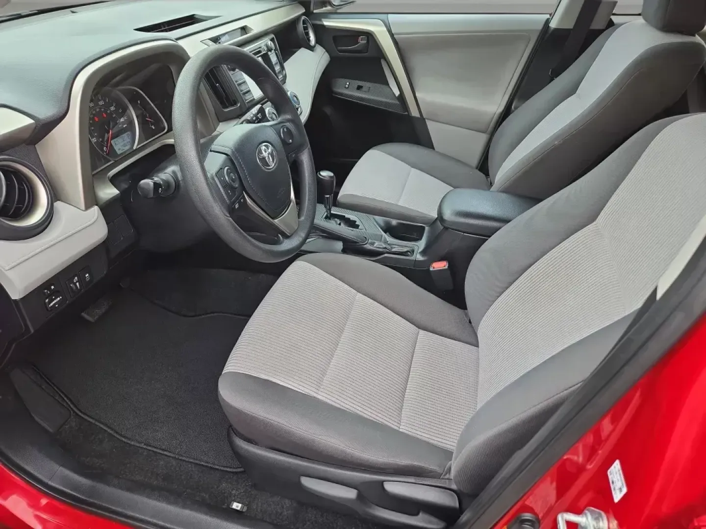 2013 Toyota RAV4 LE (2T3ZFREVXDW) with an Other engine, located at 1430 Gateway Drive, Opelika, AL, 36801, (334) 239-0944, 32.637871, -85.409790 - **Unleash Your Next Adventure with the 2013 Toyota RAV4 LE! Perfect for Families and Weekend Getaways!**<br /> <br /> Are you in search of a reliable and versatile SUV that can handle everything from family outings to spontaneous road trips? Look no further than the stunning 2013 Toyota RAV4 LE, ava - Photo#11