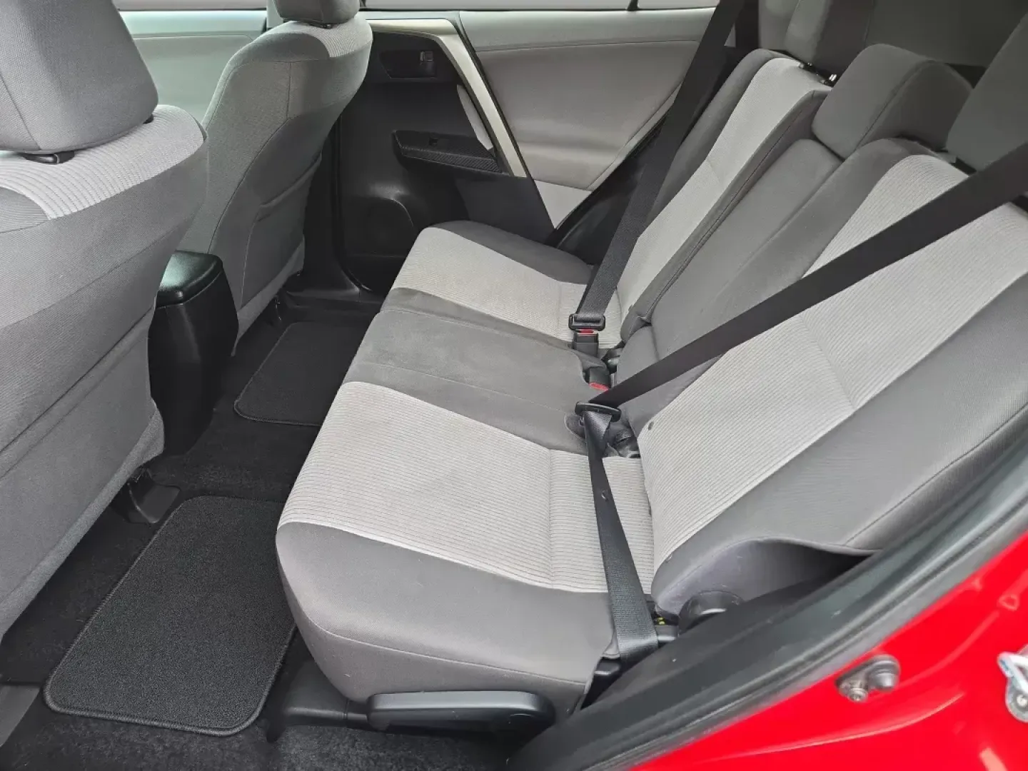 2013 Toyota RAV4 LE (2T3ZFREVXDW) with an Other engine, located at 1430 Gateway Drive, Opelika, AL, 36801, (334) 239-0944, 32.637871, -85.409790 - **Unleash Your Next Adventure with the 2013 Toyota RAV4 LE! Perfect for Families and Weekend Getaways!**<br /> <br /> Are you in search of a reliable and versatile SUV that can handle everything from family outings to spontaneous road trips? Look no further than the stunning 2013 Toyota RAV4 LE, ava - Photo#12