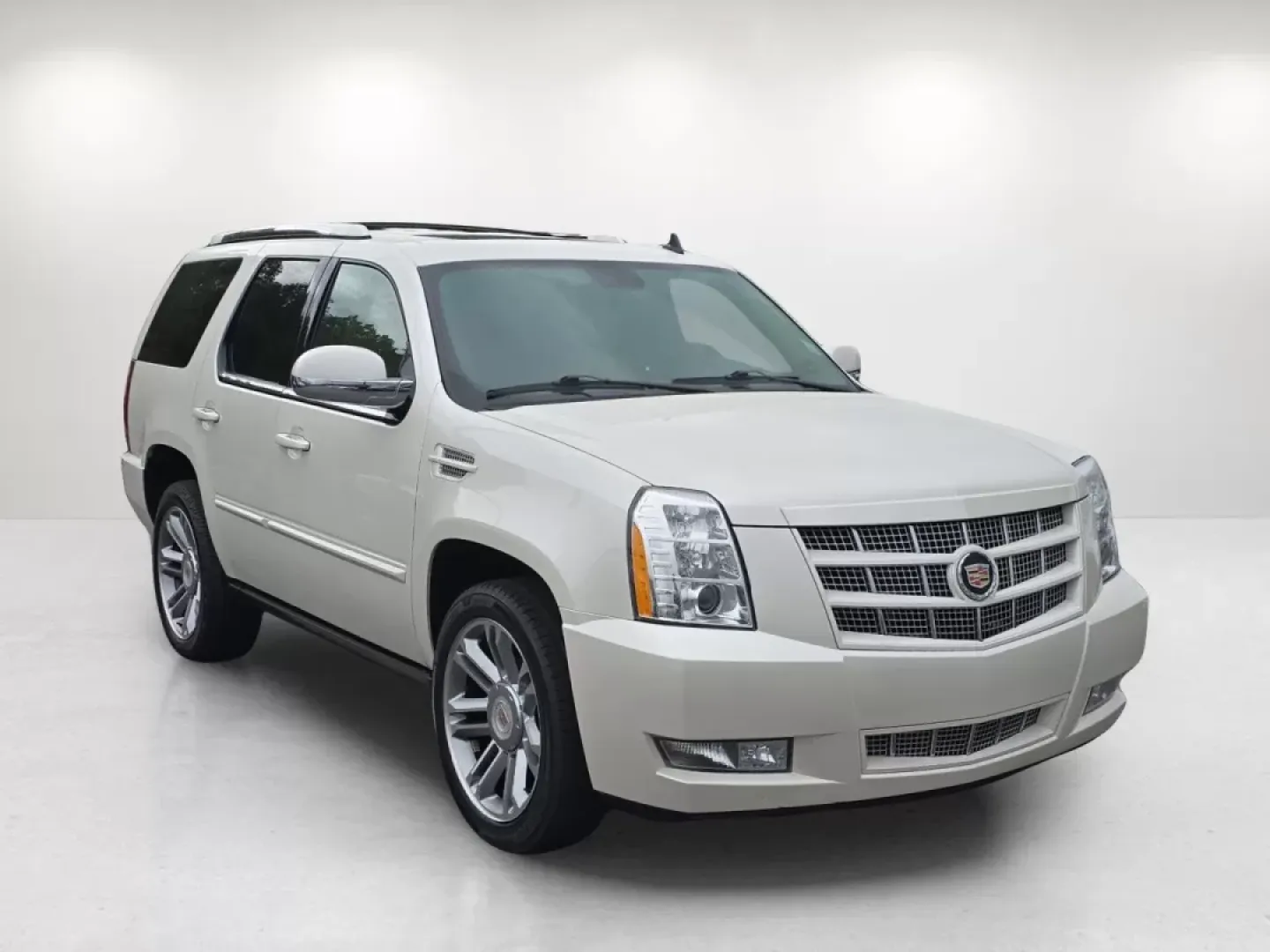 2014 /Cashmere w/Cocoa Accents Cadillac Escalade Premium (1GYS3CEF2ER) with an Other engine, located at 5115 14th Ave., Columbus, GA, 31904, (706) 323-0345, 32.511494, -84.971046 - Experience the ultimate in luxury and performance with the 2014 Cadillac Escalade, available now at Gils Auto in Phenix City, AL. This stunning SUV is designed for families, adventurers, and commuters alike, offering ample space, advanced technology, and refined features that cater to a variety of l - Photo#2