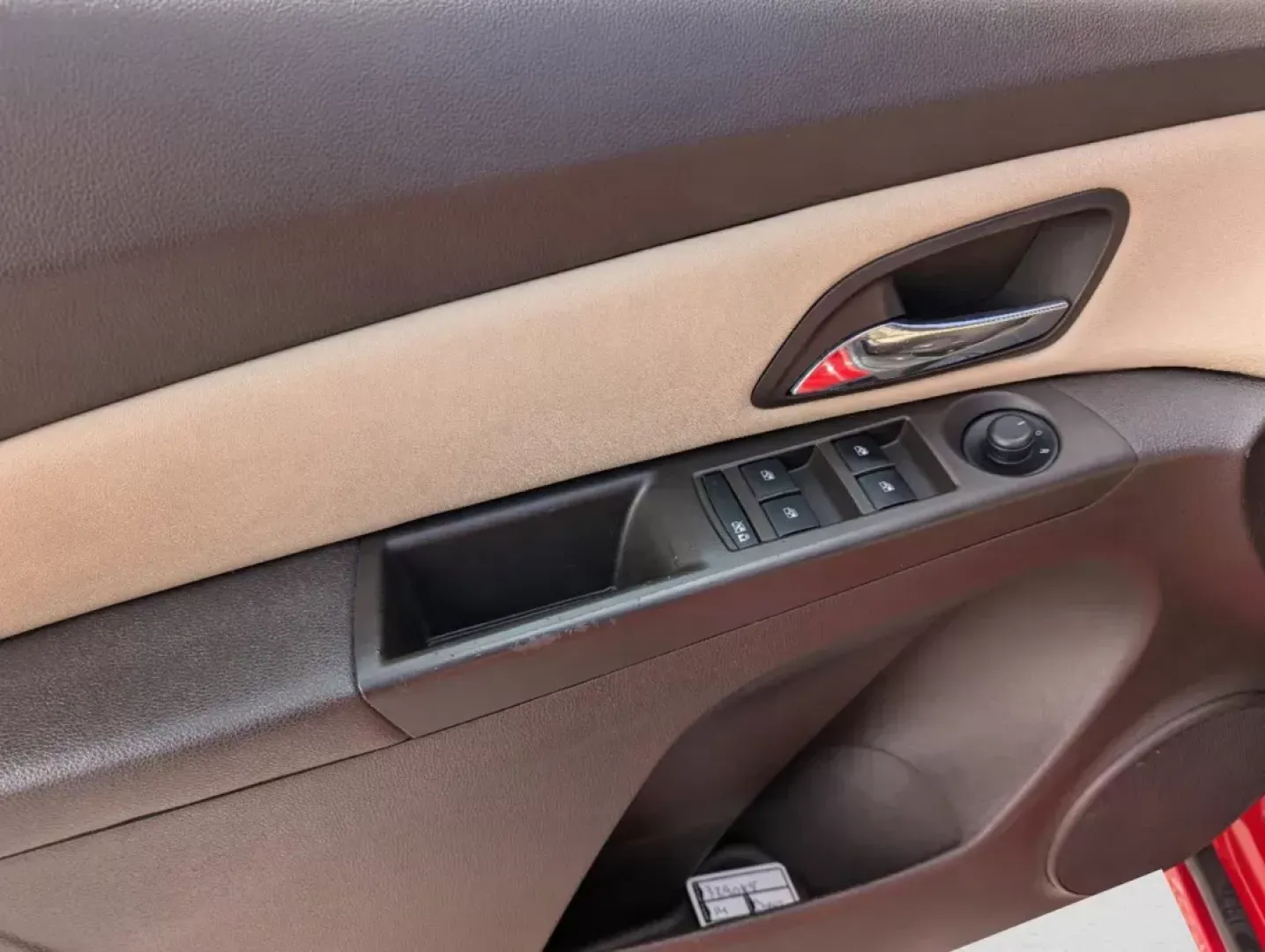 2014 /Cocoa/Light Neutral Chevrolet Cruze 2LT (1G1PE5SB4E7) with an Other engine, located at 1430 Gateway Drive, Opelika, AL, 36801, (334) 239-0944, 32.637871, -85.409790 - **Discover the Perfect Blend of Style and Performance with the 2014 Chevrolet Cruze 2LT at Gils Auto in Opelika, AL!**<br /> <br /> Are you searching for a reliable sedan that seamlessly fits into your busy lifestyle? Look no further than the 2014 Chevrolet Cruze 2LT, now available at Gils Auto, you - Photo#8