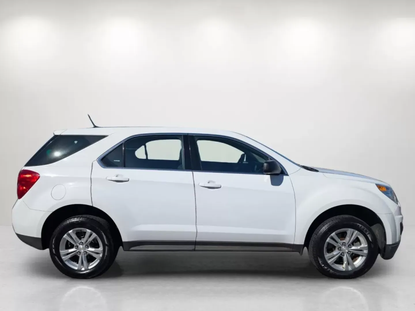 2014 /Jet Black Chevrolet Equinox LS (2GNALAEK0E6) with an Other engine, located at 3959 U.S. 80 W, Phenix City, AL, 36870, (334) 297-4885, 32.469296, -85.135185 - **Discover Your Next Adventure with the 2014 Chevrolet Equinox at Gils Auto!**<br /> <br /> Are you ready to elevate your driving experience? The 2014 Chevrolet Equinox LS, now available at Gils Auto in Phenix City, AL, is the perfect SUV for budget-conscious buyers looking for reliability and versa - Photo#4