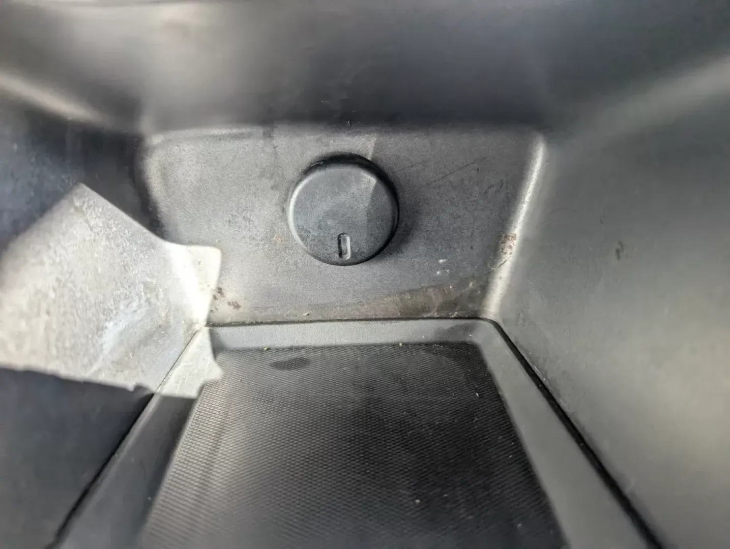 2014 /Jet Black Chevrolet Equinox LS (2GNALAEK0E6) with an Other engine, located at 3959 U.S. 80 W, Phenix City, AL, 36870, (334) 297-4885, 32.469296, -85.135185 - **Discover Your Next Adventure with the 2014 Chevrolet Equinox at Gils Auto!**<br /> <br /> Are you ready to elevate your driving experience? The 2014 Chevrolet Equinox LS, now available at Gils Auto in Phenix City, AL, is the perfect SUV for budget-conscious buyers looking for reliability and versa - Photo#15