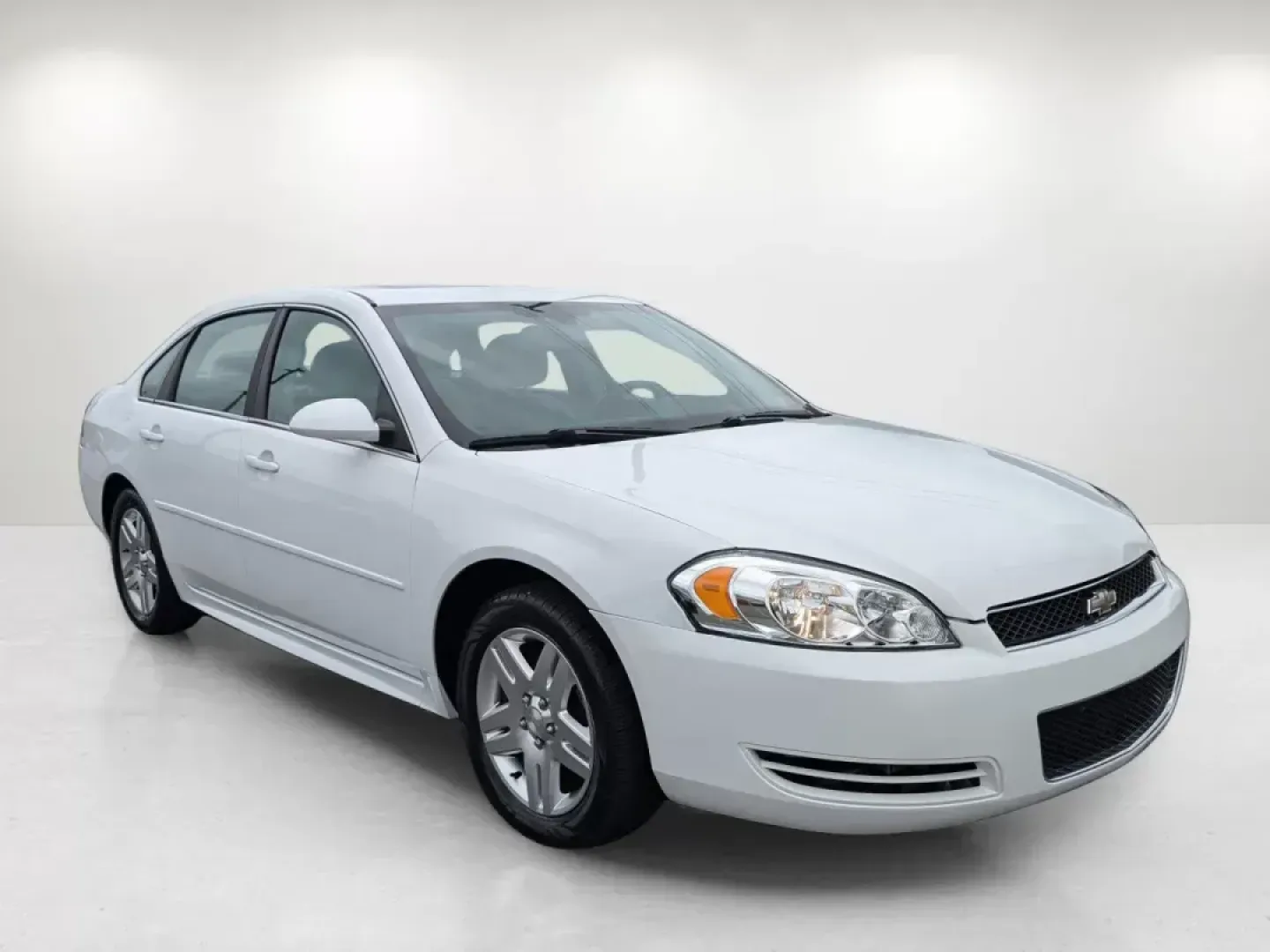 2014 /Gray Chevrolet Impala Limited LT (2G1WB5E32E1) with an Gas V6 3.6L/217 engine, 6-Speed Automatic transmission, located at 521 Old Farm Lane Rd, Prattville, AL, 36066, (334) 325-1505, 32.482460, -86.416367 - 2014 Chevrolet Impala Limited LT - Photo#2