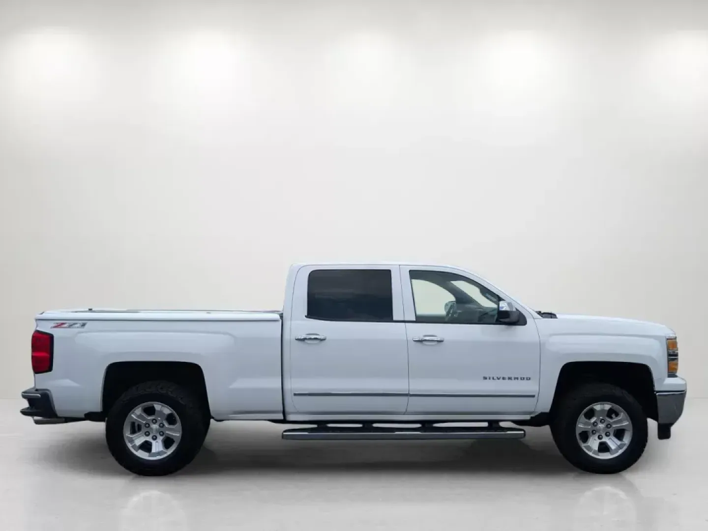 2014 /Jet Black/Dark Ash Chevrolet Silverado 1500 LTZ (3GCUKSEC1EG) with an Gas/Ethanol V8 5.3L/325 engine, 6-Speed Automatic transmission, located at 3959 U.S. 80 W, Phenix City, AL, 36870, (334) 297-4885, 32.469296, -85.135185 - **Unleash Your Adventurous Spirit with the 2014 Chevrolet Silverado 1500 LTZ Crew Cab!**<br /> <br /> Are you ready to elevate your daily commute or embark on weekend adventures? Look no further than the 2014 Chevrolet Silverado 1500 LTZ Crew Cab, available now at Gils Auto in Phenix City, AL. This - Photo#4