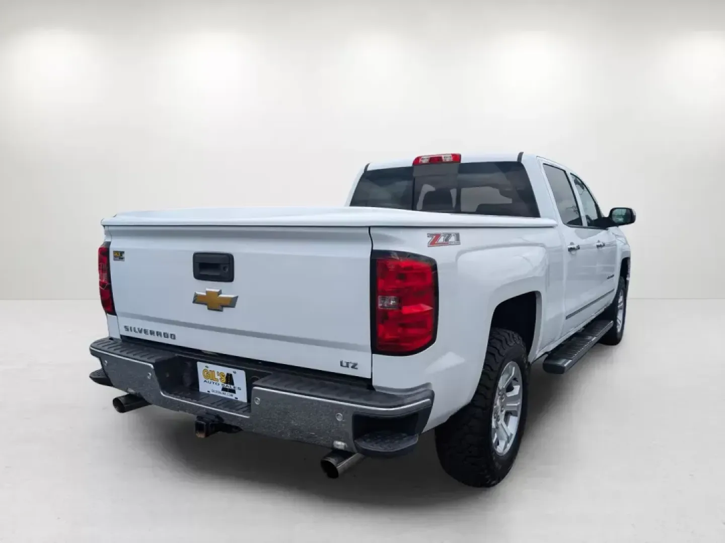 2014 /Jet Black/Dark Ash Chevrolet Silverado 1500 LTZ (3GCUKSEC1EG) with an Gas/Ethanol V8 5.3L/325 engine, 6-Speed Automatic transmission, located at 3959 U.S. 80 W, Phenix City, AL, 36870, (334) 297-4885, 32.469296, -85.135185 - **Unleash Your Adventurous Spirit with the 2014 Chevrolet Silverado 1500 LTZ Crew Cab!**<br /> <br /> Are you ready to elevate your daily commute or embark on weekend adventures? Look no further than the 2014 Chevrolet Silverado 1500 LTZ Crew Cab, available now at Gils Auto in Phenix City, AL. This - Photo#5