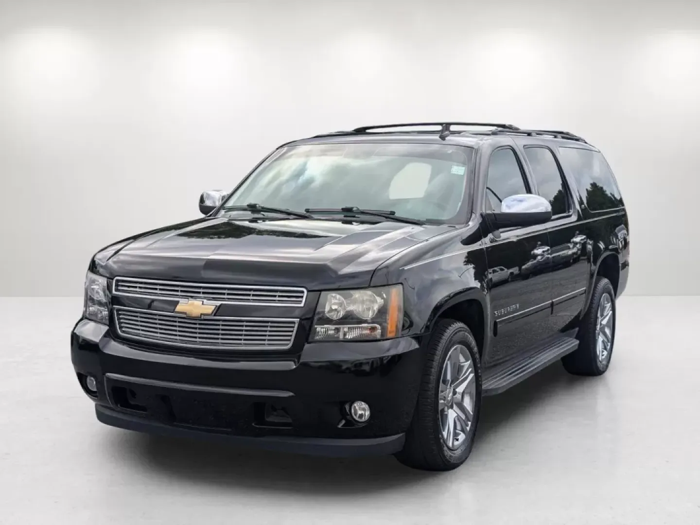 2014 /Light Titanium/Dark Titanium Chevrolet Suburban LT (1GNSCJE0XER) with an Other engine, located at 7000 Northlake Connector, Columbus, GA, 31904, (706) 987-8085, 32.524975, -84.978134 - **Adventure Awaits with the 2014 Chevrolet Suburban LT Perfect for Family Getaways and Daily Rides!**<br /> <br /> Are you searching for a versatile vehicle that can comfortably accommodate your growing family while also being perfect for weekend adventures? Look no further than the stunning 2014 C - Photo#0