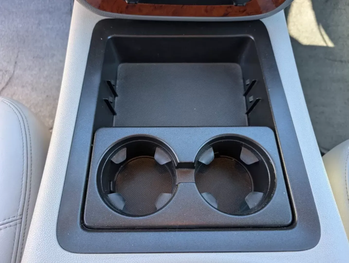 2014 /Light Titanium/Dark Titanium Chevrolet Suburban LT (1GNSCJE07ER) with an Other engine, located at 3959 U.S. 80 W, Phenix City, AL, 36870, (334) 297-4885, 32.469296, -85.135185 - **Discover Your Home on Wheels: 2014 Chevrolet Suburban LT Perfect for Family Adventures!**<br /> <br /> At Gils Auto in Phenix City, AL, we believe every journey should be as enjoyable as the destination. Introducing the 2014 Chevrolet Suburban LT, an ideal SUV for growing families and weekend adv - Photo#15