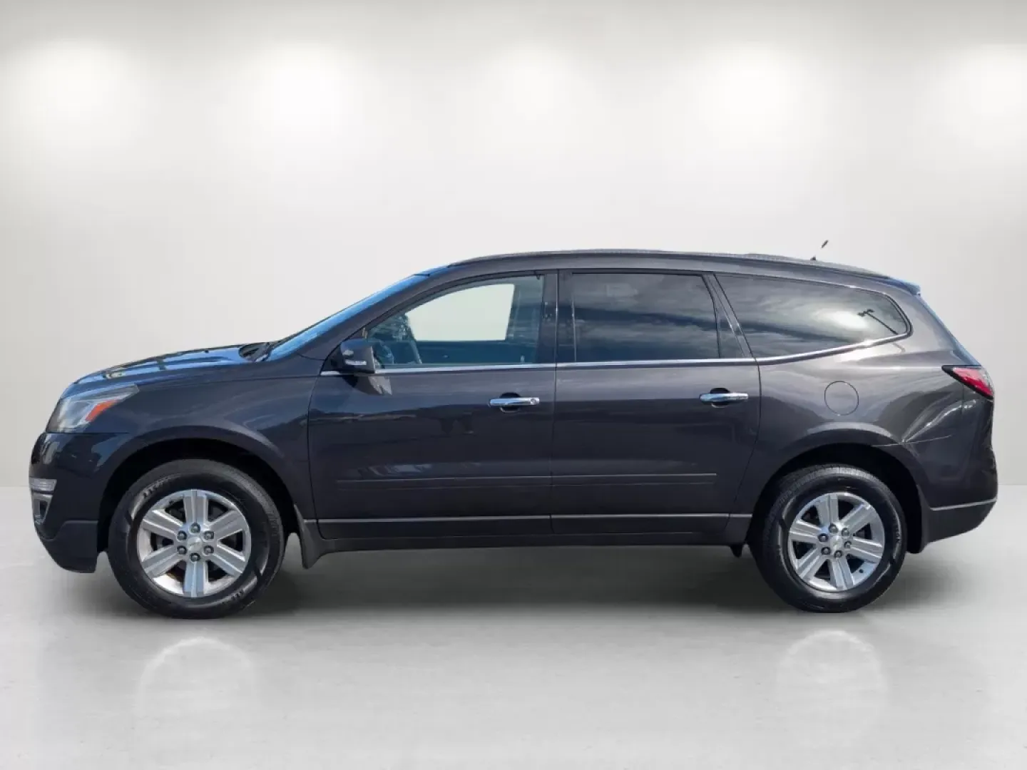 2014 /Dk Titanium/Lt Titanium Chevrolet Traverse LT (1GNKRGKD1EJ) with an Other engine, located at 5115 14th Ave., Columbus, GA, 31904, (706) 323-0345, 32.511494, -84.971046 - Are you searching for the perfect family SUV that combines comfort, reliability, and affordability? Look no further than this stunning 2014 Chevrolet Traverse LT, now available at Gils Auto in Phenix City, AL. Ideal for growing families or anyone who enjoys weekend adventures, this versatile vehicle - Photo#7