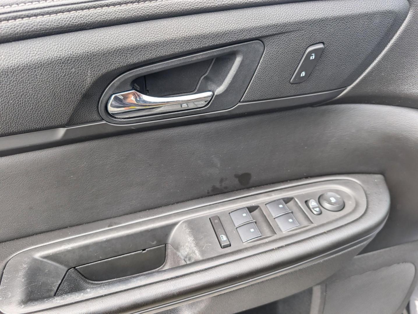 2014 /Ebony Chevrolet Traverse LT (1GNKRGKD4EJ) with an Gas V6 3.6L/217 engine, 6-Speed Automatic transmission, located at 5115 14th Ave., Columbus, GA, 31904, (706) 323-0345, 32.511494, -84.971046 - 2014 Chevrolet Traverse LT - Photo#8