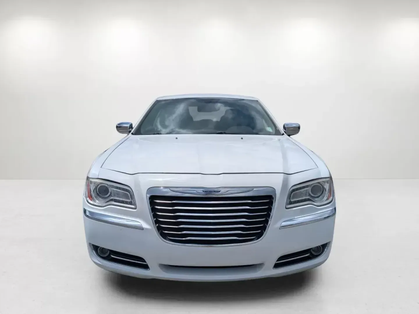 2014 /Lt Frost/Dk Frost Beige Chrysler 300 300C (2C3CCAEG5EH) with an Regular Unleaded V-6 3.6 L/220 engine, 8-Speed Automatic w/OD transmission, located at 5115 14th Ave., Columbus, GA, 31904, (706) 323-0345, 32.511494, -84.971046 - **Experience Luxury and Comfort with the 2014 Chrysler 300C at Gils Auto - Columbus!** <br /> <br /> Are you in the market for a vehicle that marries sophistication with performance, all while being accessible even with a less-than-perfect credit score? Look no further! At Gils Auto, your trusted Bu - Photo#1