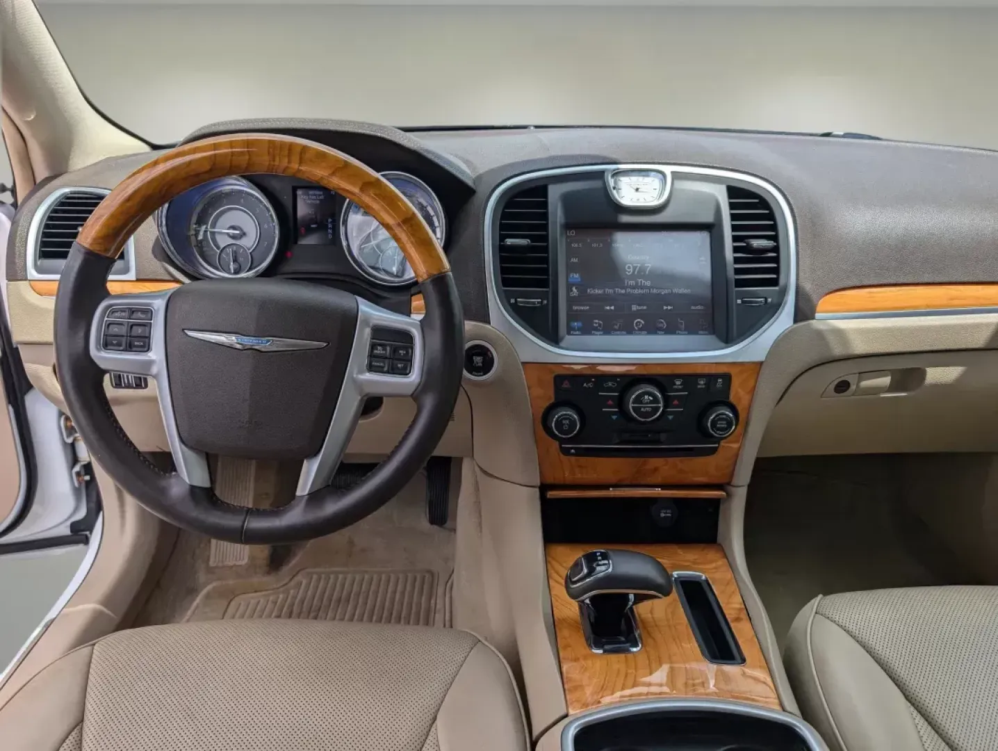 2014 /Lt Frost/Dk Frost Beige Chrysler 300 300C (2C3CCAEG5EH) with an Regular Unleaded V-6 3.6 L/220 engine, 8-Speed Automatic w/OD transmission, located at 5115 14th Ave., Columbus, GA, 31904, (706) 323-0345, 32.511494, -84.971046 - **Experience Luxury and Comfort with the 2014 Chrysler 300C at Gils Auto - Columbus!** <br /> <br /> Are you in the market for a vehicle that marries sophistication with performance, all while being accessible even with a less-than-perfect credit score? Look no further! At Gils Auto, your trusted Bu - Photo#11