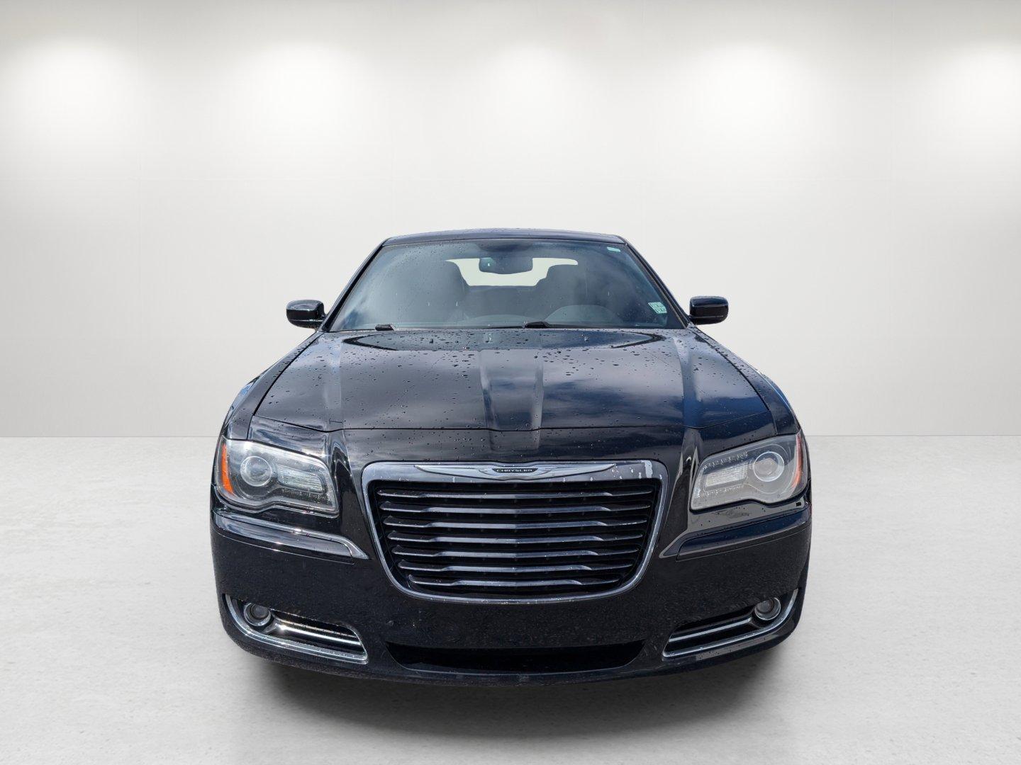 2014 /Black Chrysler 300 300S (2C3CCABG9EH) with an Regular Unleaded V-6 3.6 L/220 engine, 8-Speed Automatic w/OD transmission, located at 3959 U.S. 80 W, Phenix City, AL, 36870, (334) 297-4885, 32.469296, -85.135185 - 2014 Chrysler 300 300S - Photo#2