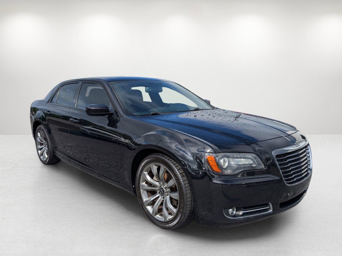 2014 /Black Chrysler 300 300S (2C3CCABG9EH) with an Regular Unleaded V-6 3.6 L/220 engine, 8-Speed Automatic w/OD transmission, located at 3959 U.S. 80 W, Phenix City, AL, 36870, (334) 297-4885, 32.469296, -85.135185 - 2014 Chrysler 300 300S - Photo#3