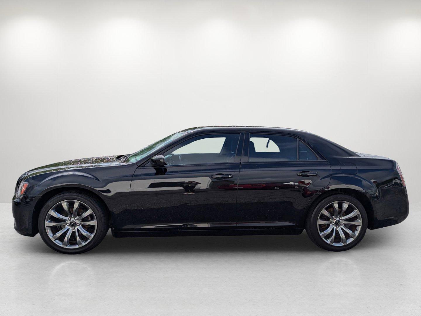 2014 /Black Chrysler 300 300S (2C3CCABG9EH) with an Regular Unleaded V-6 3.6 L/220 engine, 8-Speed Automatic w/OD transmission, located at 3959 U.S. 80 W, Phenix City, AL, 36870, (334) 297-4885, 32.469296, -85.135185 - 2014 Chrysler 300 300S - Photo#8