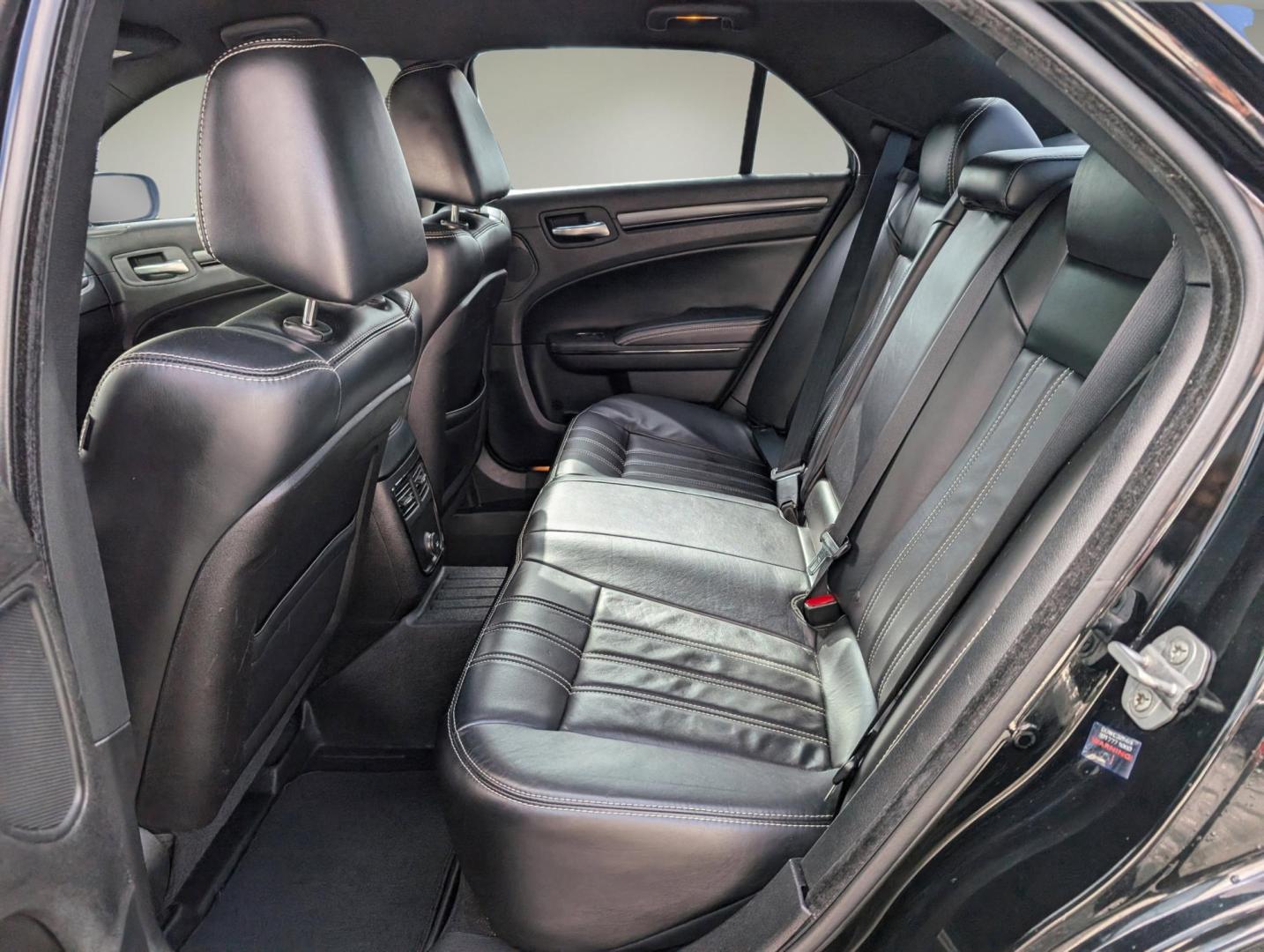 2014 /Black Chrysler 300 300S (2C3CCABG9EH) with an Regular Unleaded V-6 3.6 L/220 engine, 8-Speed Automatic w/OD transmission, located at 3959 U.S. 80 W, Phenix City, AL, 36870, (334) 297-4885, 32.469296, -85.135185 - 2014 Chrysler 300 300S - Photo#11