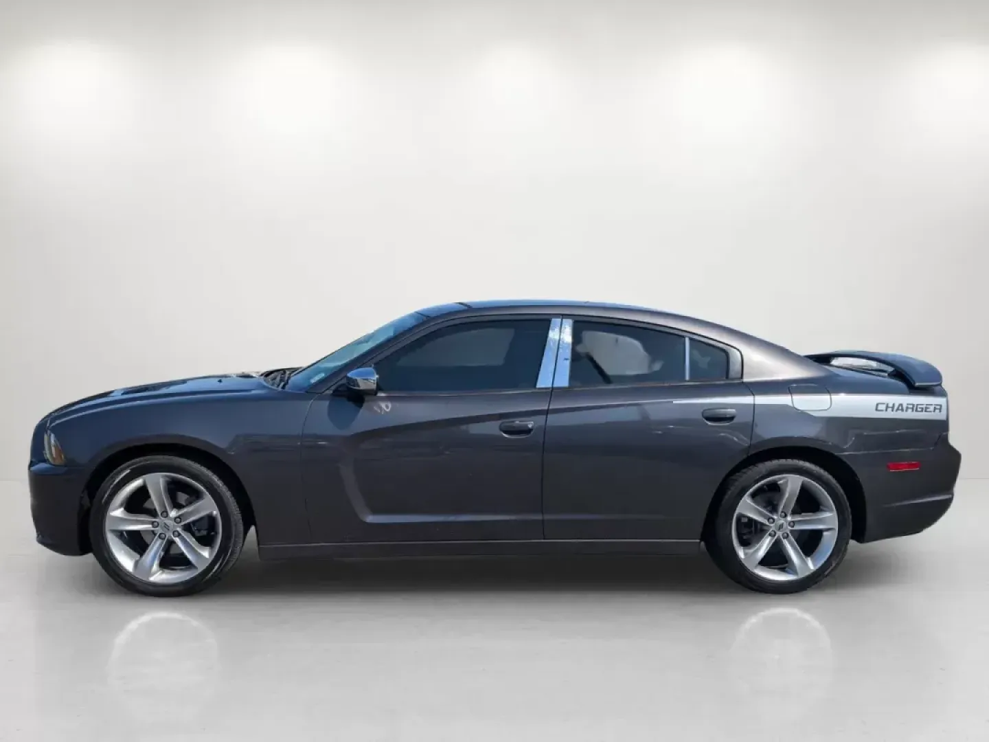 2014 /Black/Lt Frost Beige Dodge Charger SE (2C3CDXBG0EH) with an Regular Unleaded V-6 3.6 L/220 engine, 8-Speed Automatic w/OD transmission, located at 3959 U.S. 80 W, Phenix City, AL, 36870, (334) 297-4885, 32.469296, -85.135185 - 2014 Dodge Charger SE - Photo#8