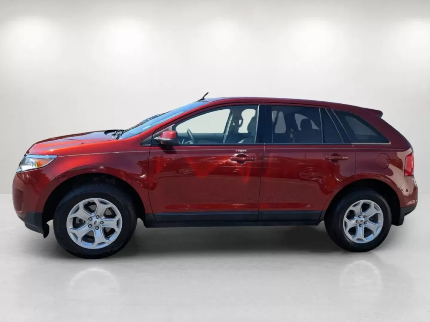 2014 Ford Edge SEL (2FMDK3JC5EB) with an Other engine, located at 1430 Gateway Drive, Opelika, AL, 36801, (334) 239-0944, 32.637871, -85.409790 - Are you searching for the perfect SUV to elevate your everyday adventures? Look no further than this stunning 2014 Ford Edge SEL at Gils Auto in Phenix City, AL. Perfect for growing families or anyone looking for a reliable vehicle for their daily commute, this versatile SUV offers a blend of comfor - Photo#7