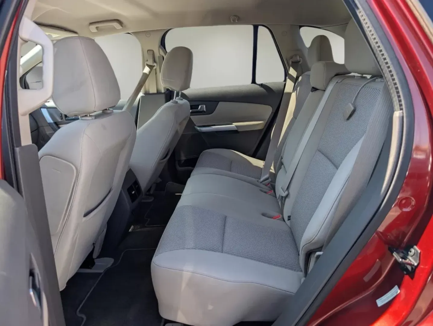 2014 Ford Edge SEL (2FMDK3JC5EB) with an Other engine, located at 1430 Gateway Drive, Opelika, AL, 36801, (334) 239-0944, 32.637871, -85.409790 - Are you searching for the perfect SUV to elevate your everyday adventures? Look no further than this stunning 2014 Ford Edge SEL at Gils Auto in Phenix City, AL. Perfect for growing families or anyone looking for a reliable vehicle for their daily commute, this versatile SUV offers a blend of comfor - Photo#10