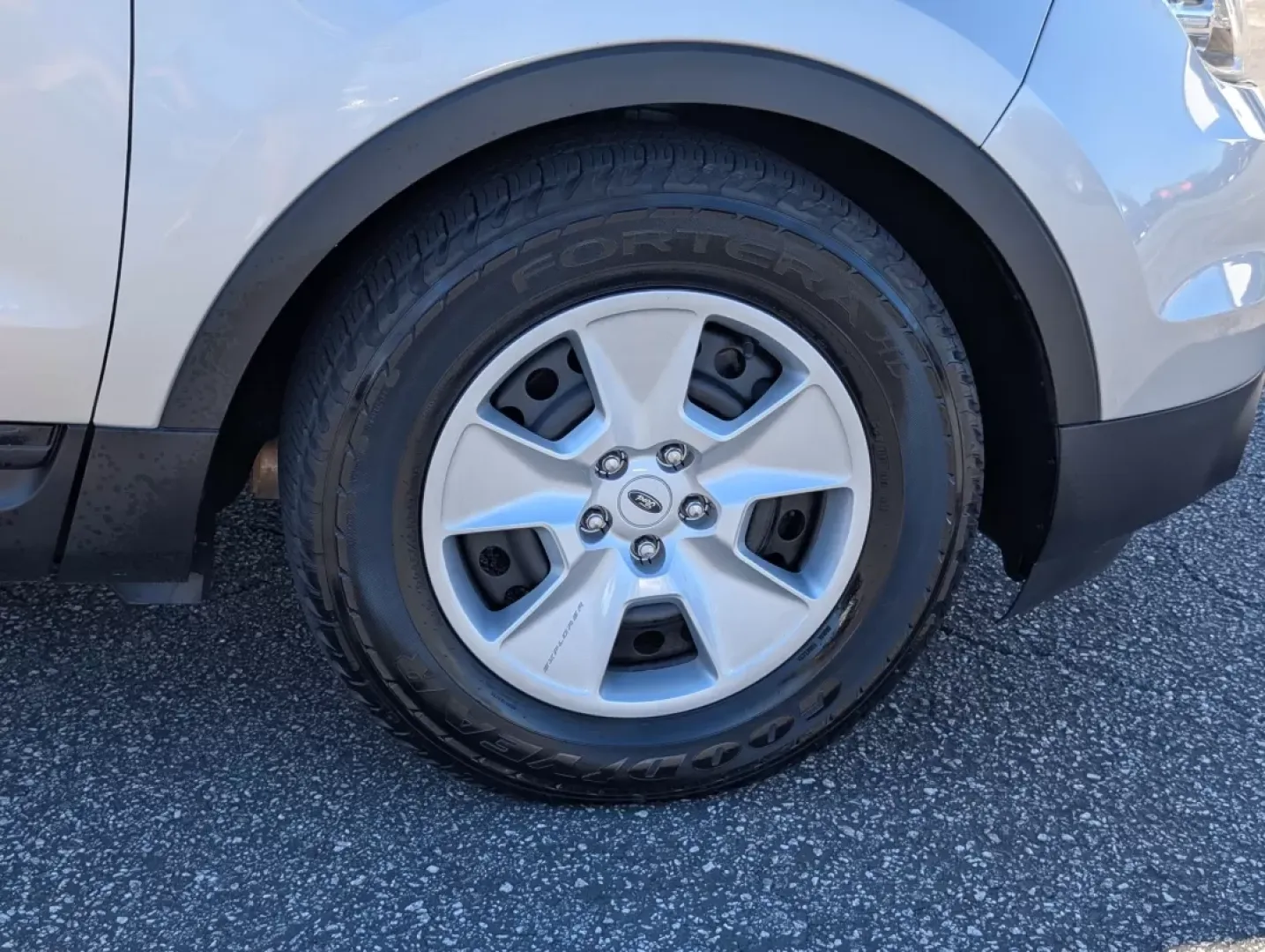 2014 Ford Explorer Base (1FM5K8B84EG) with an Other engine, located at 5115 14th Ave., Columbus, GA, 31904, (706) 323-0345, 32.511494, -84.971046 - **Explore New Adventures with the 2014 Ford Explorer at Gils Auto in Phenix City, AL!**<br /> <br /> Are you ready to elevate your family outings, weekend road trips, or daily commutes? The 2014 Ford Explorer combines versatility, comfort, and reliability, making it an ideal choice for those seeking - Photo#16