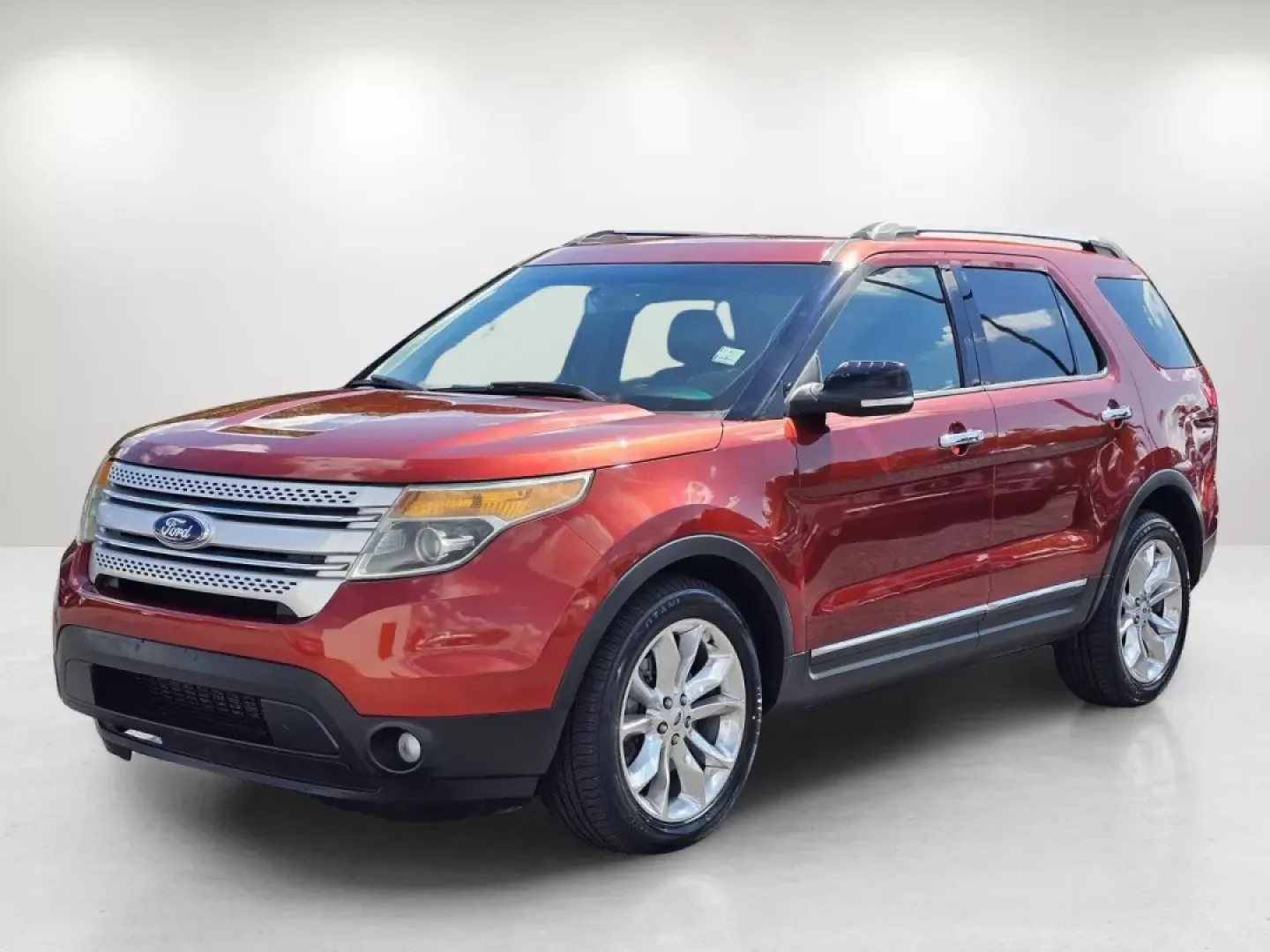 2014 Ford Explorer XLT (1FM5K7D8XEG) with an Other engine, located at 1430 Gateway Drive, Opelika, AL, 36801, (334) 239-0944, 32.637871, -85.409790 - Elevate your family's adventures with this stunning 2014 Ford Explorer XLT, the perfect SUV for growing families or anyone looking for a reliable vehicle that combines comfort, space, and versatility. Whether you're planning a weekend getaway, navigating city streets, or tackling your daily commute, - Photo#0