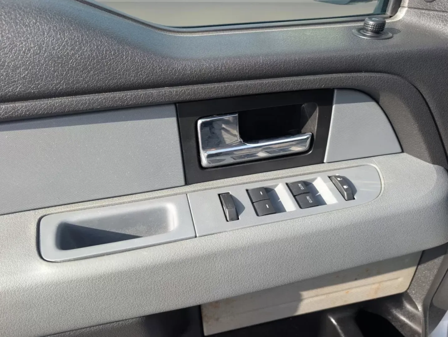 2014 Ford F-150 XLT (1FTFX1CF7EF) with an Other engine, located at 1430 Gateway Drive, Opelika, AL, 36801, (334) 239-0944, 32.637871, -85.409790 - **Unleash Adventure with the 2014 Ford F-150 Your Perfect Companion for Work and Play!**<br /> <br /> Are you ready to elevate your lifestyle with a vehicle that can handle your daily commute, weekend adventures, and everything in between? Look no further than the 2014 Ford F-150, the quintessentia - Photo#9