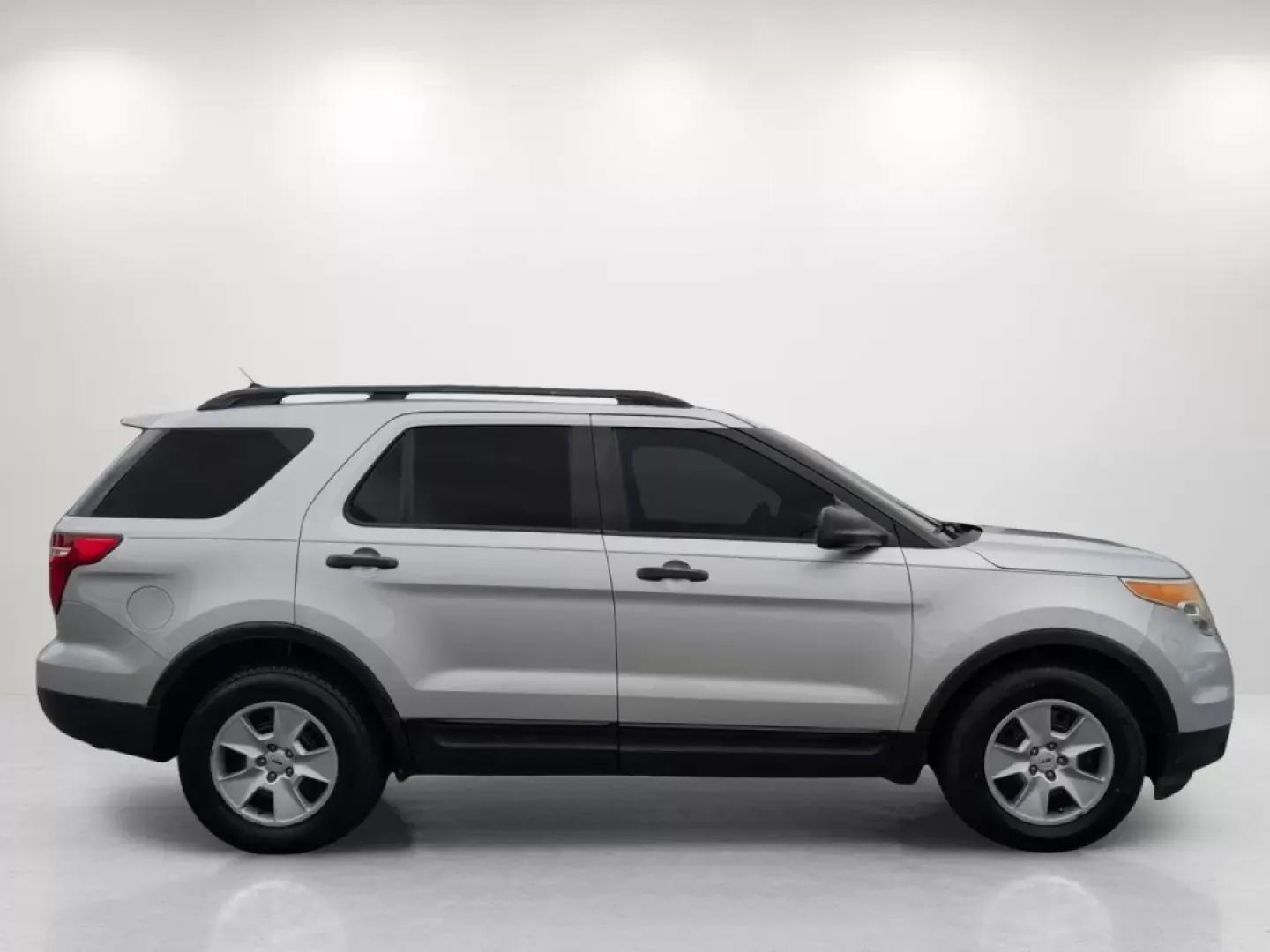 2014 /Medium Light Stone Fordf Explorer Base (1FM5K7B89EG) with an Other engine, located at 7000 Northlake Connector, Columbus, GA, 31904, (706) 987-8085, 32.524975, -84.978134 - Are you ready to elevate your family adventures and weekend getaways? Discover the perfect blend of space, comfort, and reliability with this stunning 2014 Ford Explorer, available now at Gils Auto in Phenix City, AL. As a trusted Buy Here Pay Here dealership, we understand that financing can be a c - Photo#3