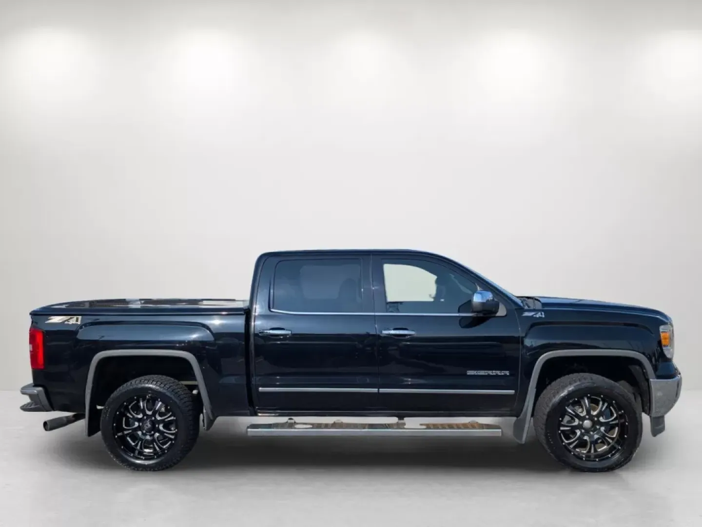 2014 /Cocoa/Dune GMC Sierra 1500 SLT (3GTU2VEC3EG) with an Other engine, located at 7000 Northlake Connector, Columbus, GA, 31904, (706) 987-8085, 32.524975, -84.978134 - **Unleash Your Adventurous Spirit with the 2014 GMC Sierra 1500 SLT at Gils Auto - Phenix City!**<br /> <br /> Are you ready to elevate your driving experience? Picture yourself behind the wheel of a rugged yet refined 2014 GMC Sierra 1500 SLT, perfect for weekend adventures or long weekday commutes - Photo#3