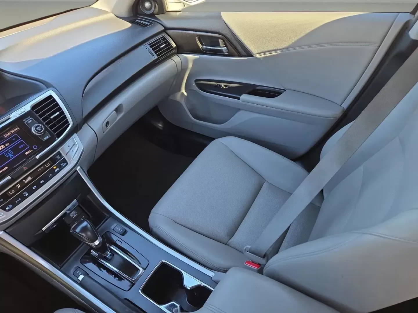 2014 Honda Accord Sedan EX-L (1HGCR3F85EA) with an Other engine, located at 3959 U.S. 80 W, Phenix City, AL, 36870, (334) 297-4885, 32.469296, -85.135185 - **Experience Luxury and Reliability with This 2014 Honda Accord EX-L Sedan, Perfect for Your Lifestyle!**<br /> <br /> If you're seeking a vehicle that seamlessly blends comfort, reliability, and advanced features for your daily commute or weekend adventures, look no further than this stunning 2014 - Photo#14