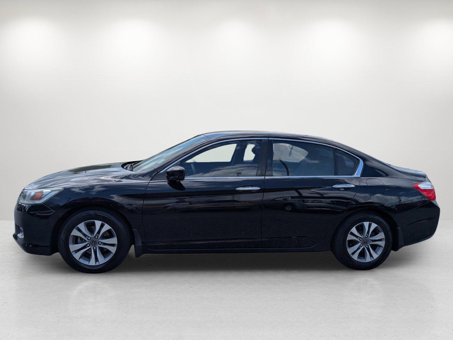 2014 Honda Accord Sedan LX (1HGCR2F38EA) with an Regular Unleaded I-4 2.4 L/144 engine, 1-Speed CVT w/OD transmission, located at 1430 Gateway Drive, Opelika, AL, 36801, (334) 239-0944, 32.637871, -85.409790 - 2014 Honda Accord Sedan LX - Photo#7