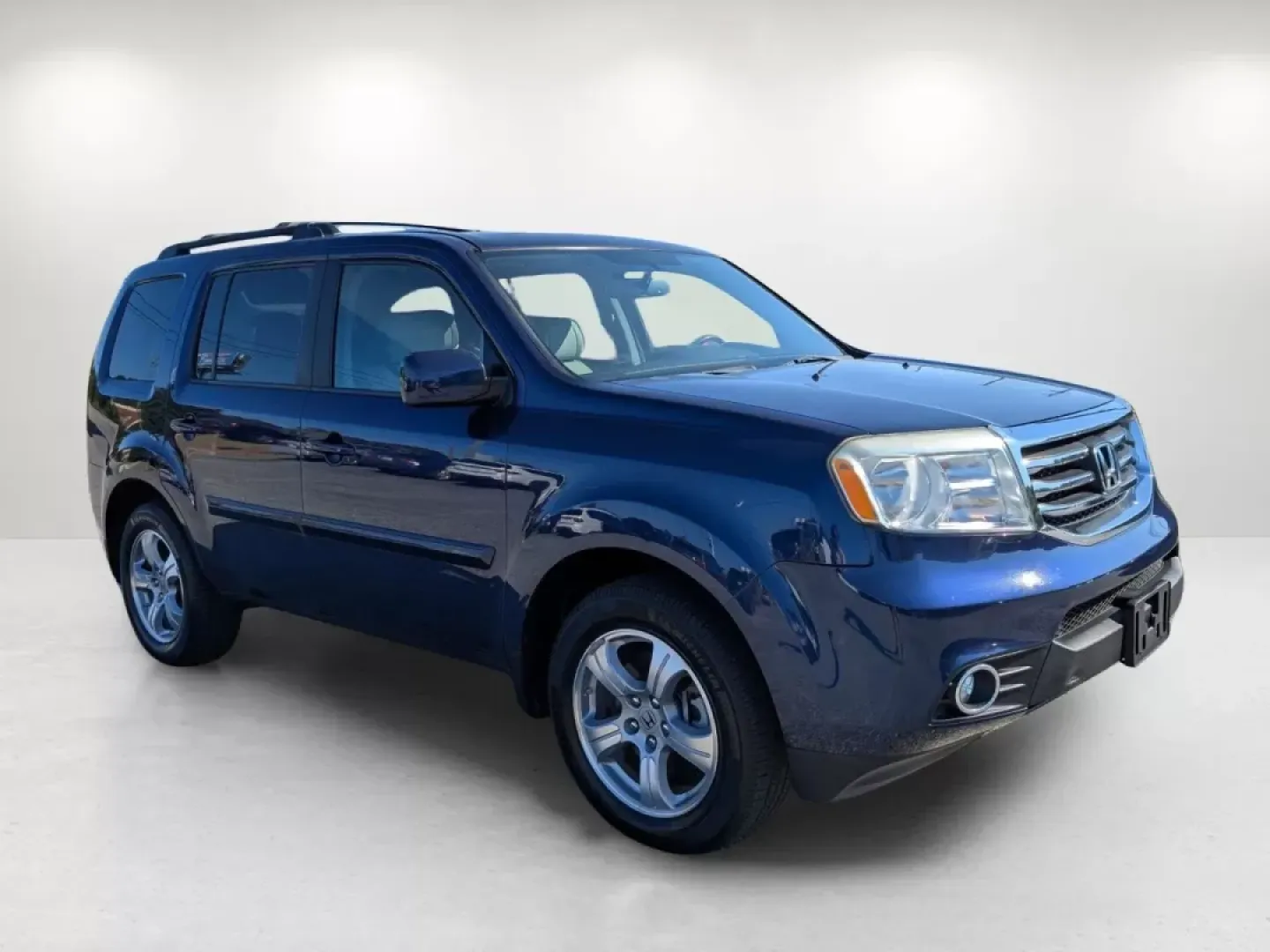 2014 Honda Pilot EX-L (5FNYF3H75EB) with an Other engine, located at 7000 Northlake Connector, Columbus, GA, 31904, (706) 987-8085, 32.524975, -84.978134 - **Discover Your Adventure-Worthy 2014 Honda Pilot EX-L at Gils Auto!**<br /> <br /> Are you ready to elevate your family outings or weekend getaways? Look no further than this 2014 Honda Pilot EX-L, available now at Gils Auto in Phenix City, AL. This versatile SUV is designed for those who embrace a - Photo#2