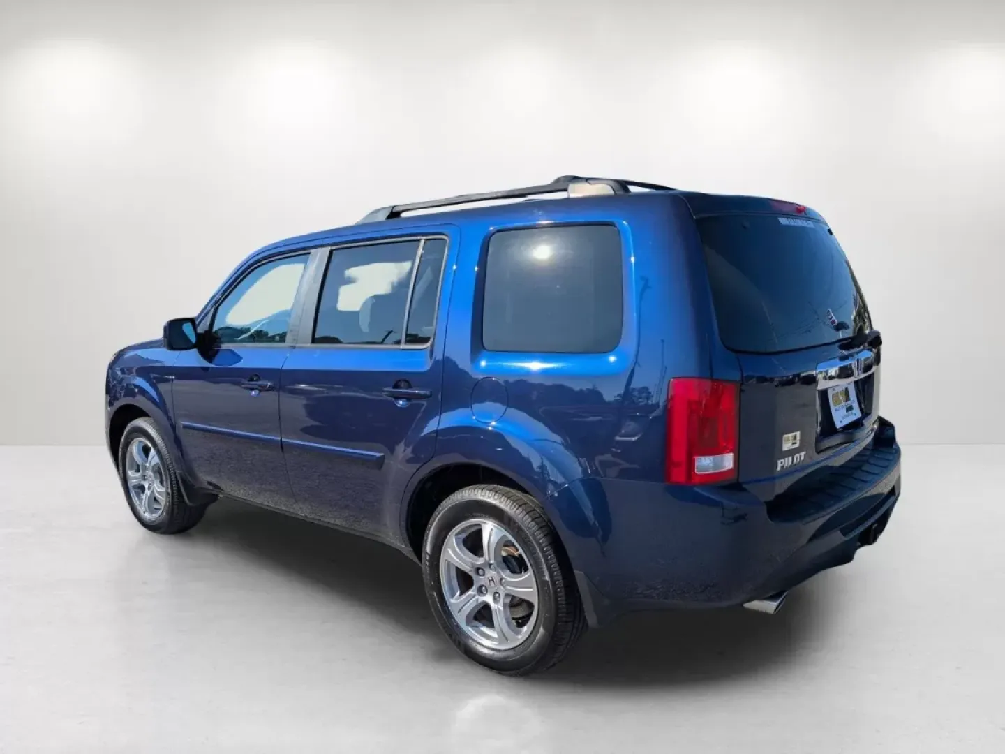 2014 Honda Pilot EX-L (5FNYF3H75EB) with an Other engine, located at 7000 Northlake Connector, Columbus, GA, 31904, (706) 987-8085, 32.524975, -84.978134 - **Discover Your Adventure-Worthy 2014 Honda Pilot EX-L at Gils Auto!**<br /> <br /> Are you ready to elevate your family outings or weekend getaways? Look no further than this 2014 Honda Pilot EX-L, available now at Gils Auto in Phenix City, AL. This versatile SUV is designed for those who embrace a - Photo#6