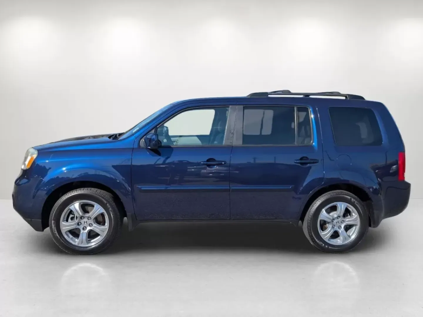 2014 Honda Pilot EX-L (5FNYF3H75EB) with an Other engine, located at 7000 Northlake Connector, Columbus, GA, 31904, (706) 987-8085, 32.524975, -84.978134 - **Discover Your Adventure-Worthy 2014 Honda Pilot EX-L at Gils Auto!**<br /> <br /> Are you ready to elevate your family outings or weekend getaways? Look no further than this 2014 Honda Pilot EX-L, available now at Gils Auto in Phenix City, AL. This versatile SUV is designed for those who embrace a - Photo#7