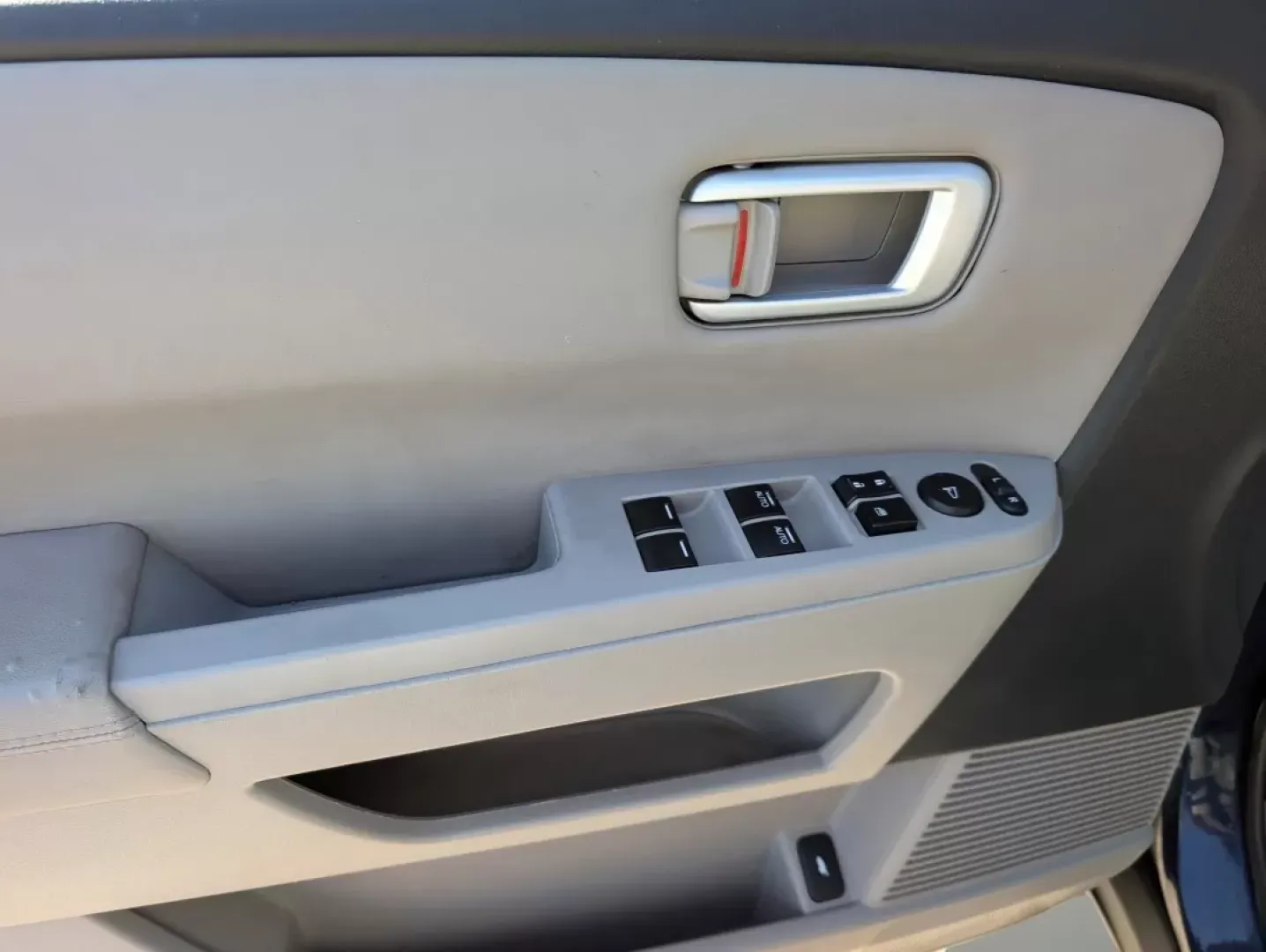 2014 Honda Pilot EX-L (5FNYF3H75EB) with an Other engine, located at 7000 Northlake Connector, Columbus, GA, 31904, (706) 987-8085, 32.524975, -84.978134 - **Discover Your Adventure-Worthy 2014 Honda Pilot EX-L at Gils Auto!**<br /> <br /> Are you ready to elevate your family outings or weekend getaways? Look no further than this 2014 Honda Pilot EX-L, available now at Gils Auto in Phenix City, AL. This versatile SUV is designed for those who embrace a - Photo#8