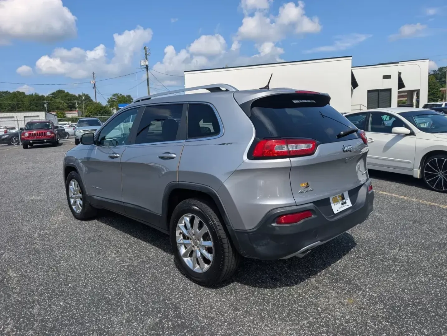 2014 /Black/Iceland Gray Jeep Cherokee Limited (1C4PJMDS4EW) with an Other engine, located at 3959 U.S. 80 W, Phenix City, AL, 36870, (334) 297-4885, 32.469296, -85.135185 - **Explore the Great Outdoors with This 2014 Jeep Cherokee Limited Perfect for Adventure Seekers in Phenix City!**<br /> <br /> Are you ready to elevate your adventures on and off the beaten path? Look no further than this stunning 2014 Jeep Cherokee Limited, a versatile Sport Utility Vehicle that c - Photo#6