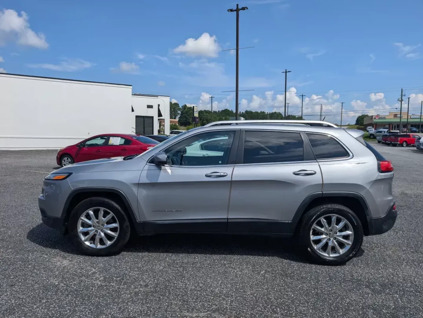 2014 /Black/Iceland Gray Jeep Cherokee Limited (1C4PJMDS4EW) with an Other engine, located at 3959 U.S. 80 W, Phenix City, AL, 36870, (334) 297-4885, 32.469296, -85.135185 - **Explore the Great Outdoors with This 2014 Jeep Cherokee Limited Perfect for Adventure Seekers in Phenix City!**<br /> <br /> Are you ready to elevate your adventures on and off the beaten path? Look no further than this stunning 2014 Jeep Cherokee Limited, a versatile Sport Utility Vehicle that c - Photo#7