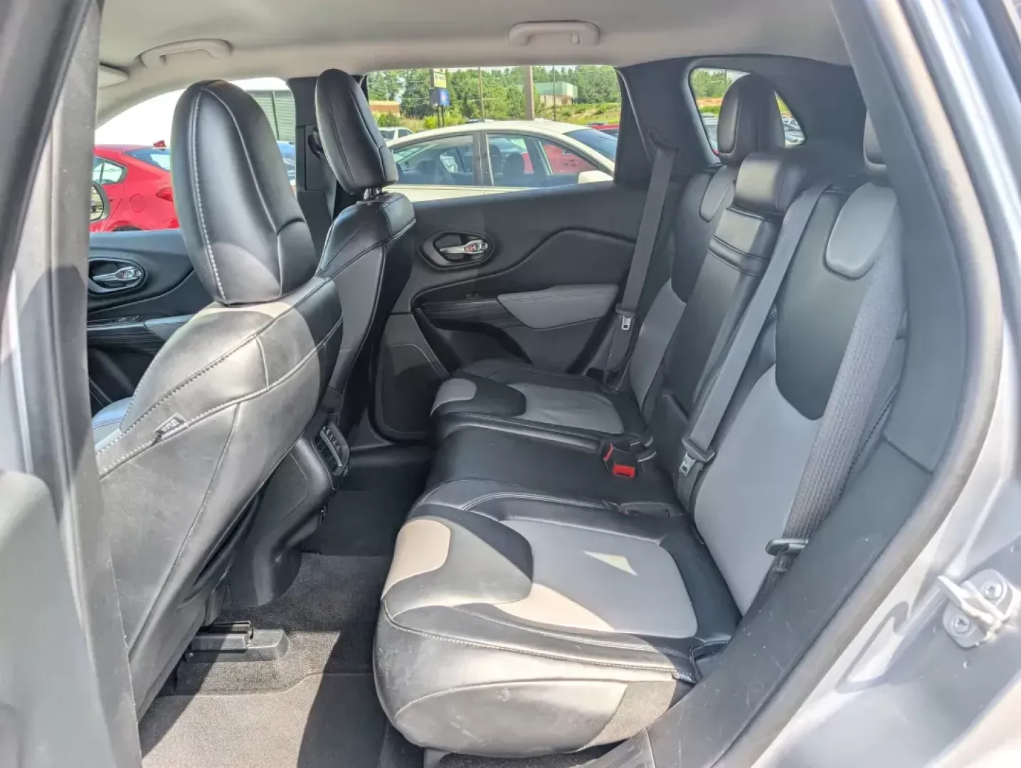 2014 /Black/Iceland Gray Jeep Cherokee Limited (1C4PJMDS4EW) with an Other engine, located at 3959 U.S. 80 W, Phenix City, AL, 36870, (334) 297-4885, 32.469296, -85.135185 - **Explore the Great Outdoors with This 2014 Jeep Cherokee Limited Perfect for Adventure Seekers in Phenix City!**<br /> <br /> Are you ready to elevate your adventures on and off the beaten path? Look no further than this stunning 2014 Jeep Cherokee Limited, a versatile Sport Utility Vehicle that c - Photo#10