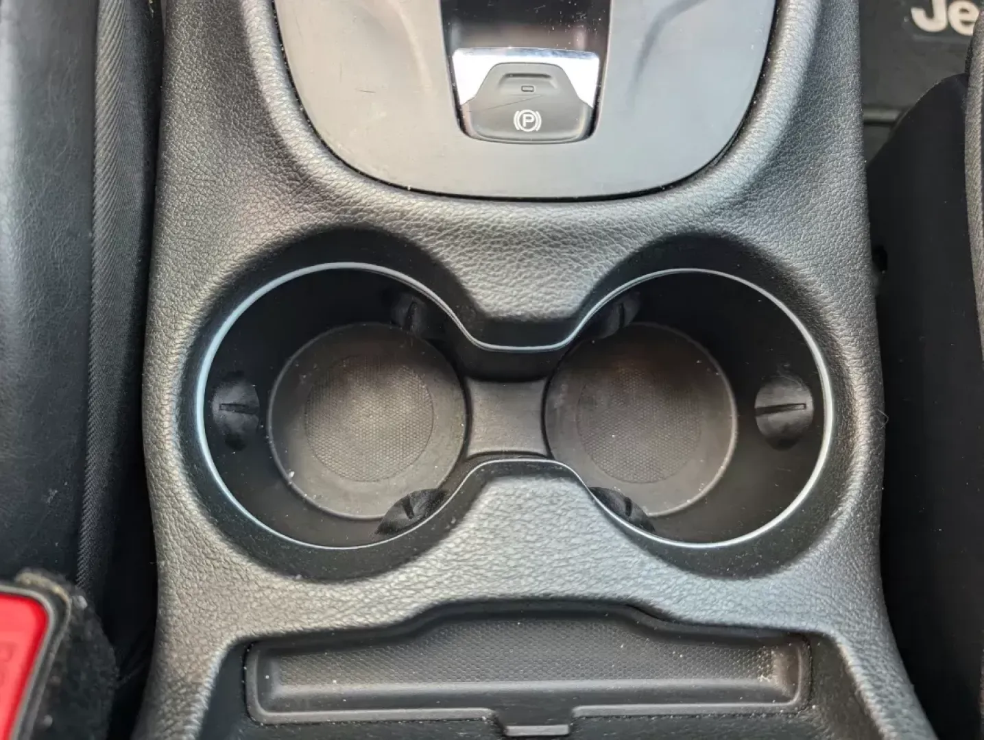 2014 /Black/Iceland Gray Jeep Cherokee Limited (1C4PJMDS4EW) with an Other engine, located at 3959 U.S. 80 W, Phenix City, AL, 36870, (334) 297-4885, 32.469296, -85.135185 - **Explore the Great Outdoors with This 2014 Jeep Cherokee Limited Perfect for Adventure Seekers in Phenix City!**<br /> <br /> Are you ready to elevate your adventures on and off the beaten path? Look no further than this stunning 2014 Jeep Cherokee Limited, a versatile Sport Utility Vehicle that c - Photo#12
