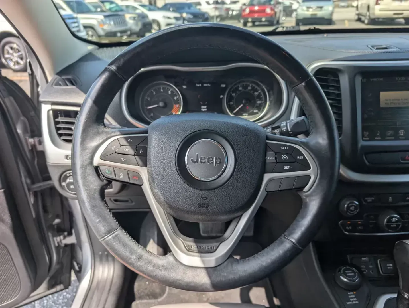 2014 /Black/Iceland Gray Jeep Cherokee Limited (1C4PJMDS4EW) with an Other engine, located at 3959 U.S. 80 W, Phenix City, AL, 36870, (334) 297-4885, 32.469296, -85.135185 - **Explore the Great Outdoors with This 2014 Jeep Cherokee Limited Perfect for Adventure Seekers in Phenix City!**<br /> <br /> Are you ready to elevate your adventures on and off the beaten path? Look no further than this stunning 2014 Jeep Cherokee Limited, a versatile Sport Utility Vehicle that c - Photo#15