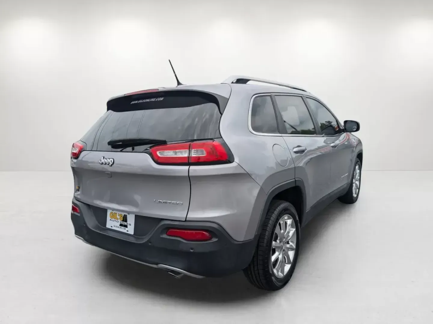 2014 /Black Jeep Cherokee Limited (1C4PJLDSXEW) with an Regular Unleaded V-6 3.2 L/198 engine, 9-Speed Automatic w/OD transmission, located at 1430 Gateway Drive, Opelika, AL, 36801, (334) 239-0944, 32.637871, -85.409790 - **Elevate Your Adventures with the 2014 Jeep Cherokee Limited in Opelika, AL**<br /> <br /> Are you ready to make unforgettable memories on your next family road trip or weekend adventure? Look no further than Gils Auto in Opelika, AL, where we offer this stunning 2014 Jeep Cherokee Limited. Perfect - Photo#5