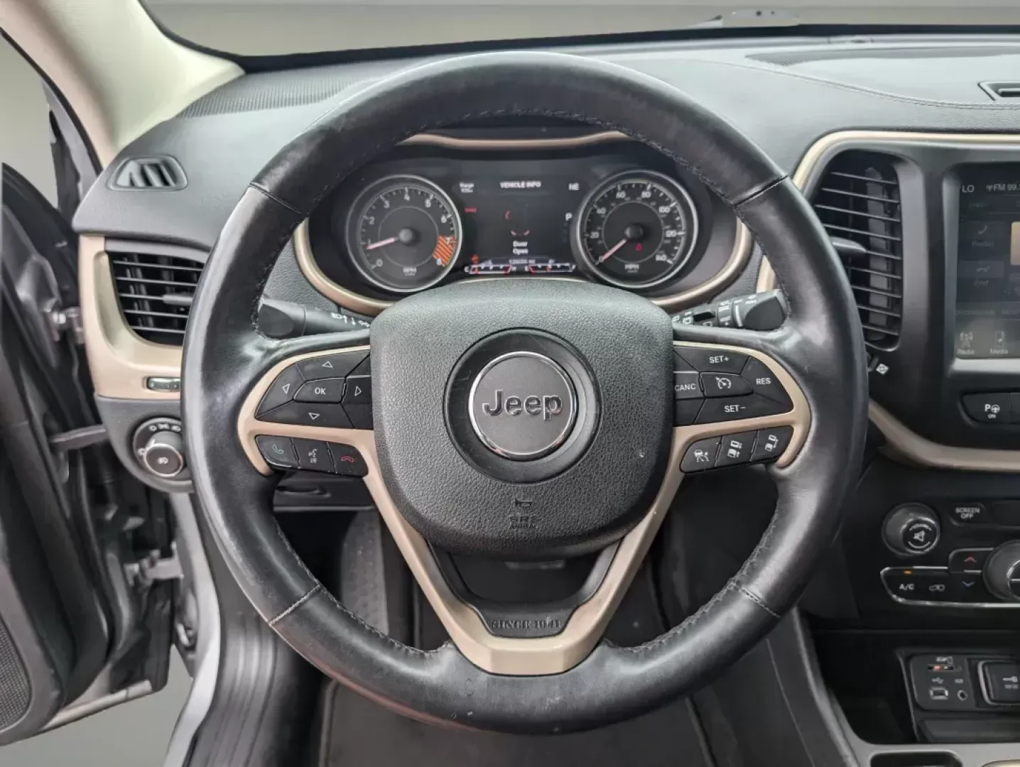 2014 /Black Jeep Cherokee Limited (1C4PJLDSXEW) with an Regular Unleaded V-6 3.2 L/198 engine, 9-Speed Automatic w/OD transmission, located at 1430 Gateway Drive, Opelika, AL, 36801, (334) 239-0944, 32.637871, -85.409790 - **Elevate Your Adventures with the 2014 Jeep Cherokee Limited in Opelika, AL**<br /> <br /> Are you ready to make unforgettable memories on your next family road trip or weekend adventure? Look no further than Gils Auto in Opelika, AL, where we offer this stunning 2014 Jeep Cherokee Limited. Perfect - Photo#16