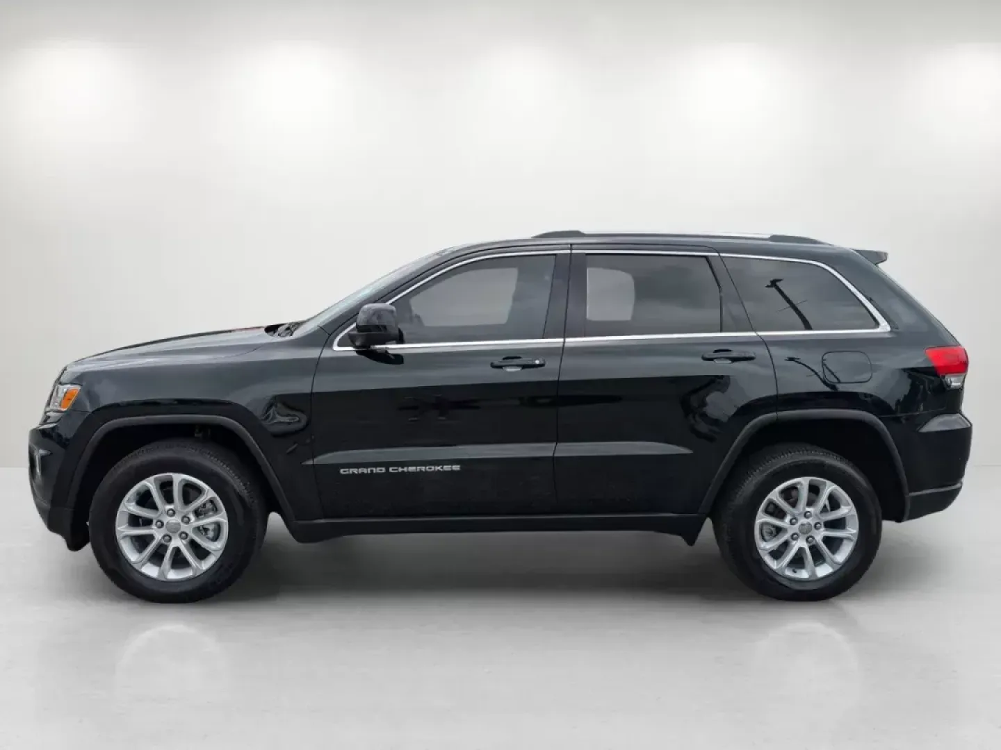 2014 /Black/Lt Frost Beige Jeep Grand Cherokee Laredo (1C4RJEAG1EC) with an Regular Unleaded V-6 3.6 L/220 engine, 8-Speed Automatic w/OD transmission, located at 804 22nd Ave, Phenix City, AL, 36870, (334) 297-1860, 32.484749, -85.024475 - 2014 Jeep Grand Cherokee Laredo - Photo#1