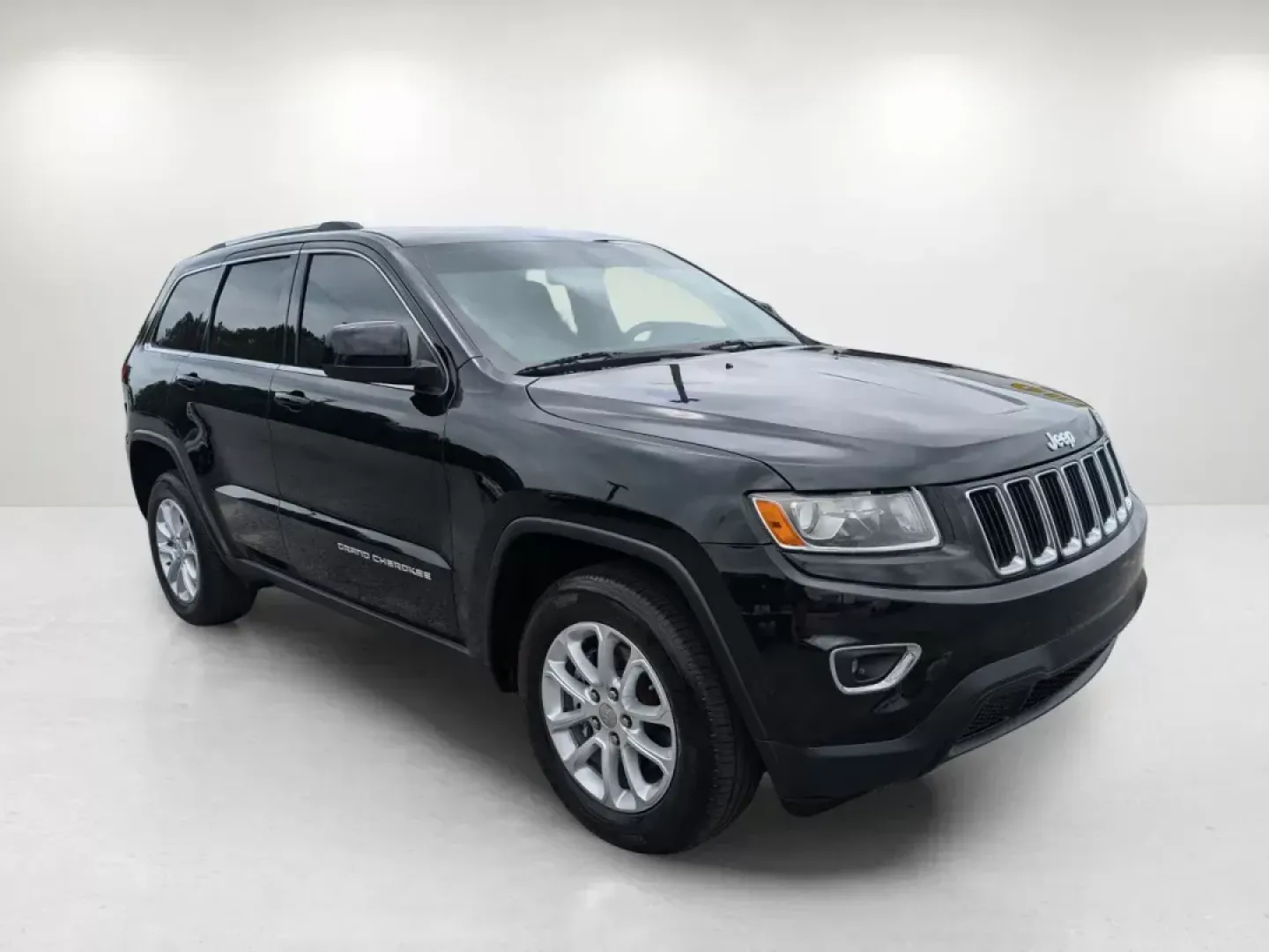 2014 /Black/Lt Frost Beige Jeep Grand Cherokee Laredo (1C4RJEAG1EC) with an Regular Unleaded V-6 3.6 L/220 engine, 8-Speed Automatic w/OD transmission, located at 804 22nd Ave, Phenix City, AL, 36870, (334) 297-1860, 32.484749, -85.024475 - 2014 Jeep Grand Cherokee Laredo - Photo#6