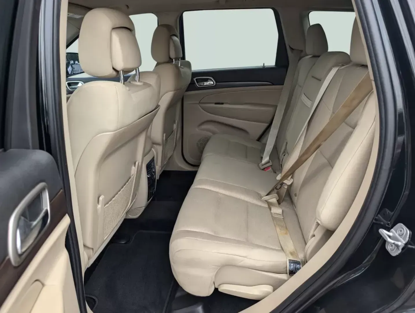 2014 /Black/Lt Frost Beige Jeep Grand Cherokee Laredo (1C4RJEAG1EC) with an Regular Unleaded V-6 3.6 L/220 engine, 8-Speed Automatic w/OD transmission, located at 804 22nd Ave, Phenix City, AL, 36870, (334) 297-1860, 32.484749, -85.024475 - 2014 Jeep Grand Cherokee Laredo - Photo#10